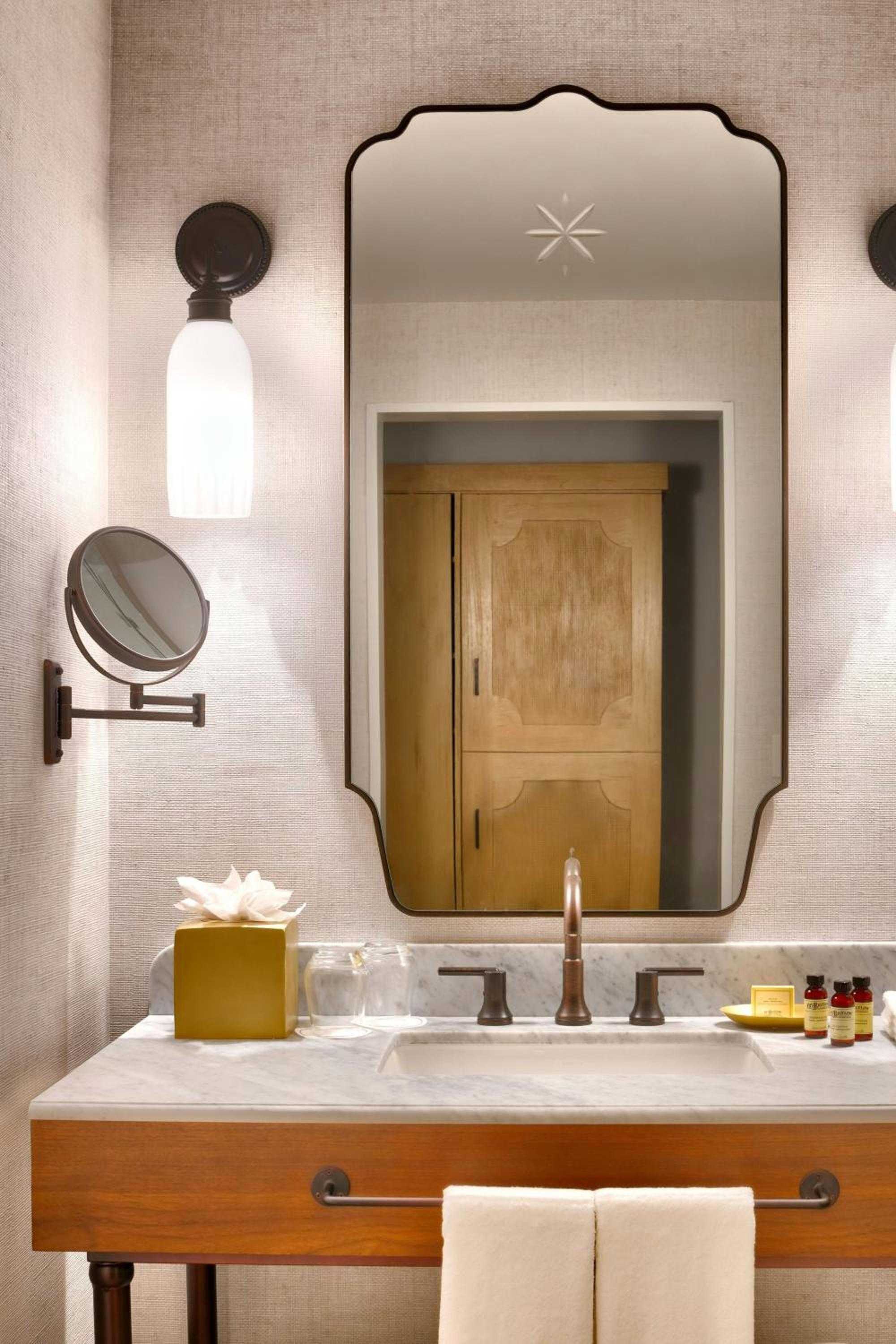 King Room with Roll-in Shower - Mobility and Hearing Accessible