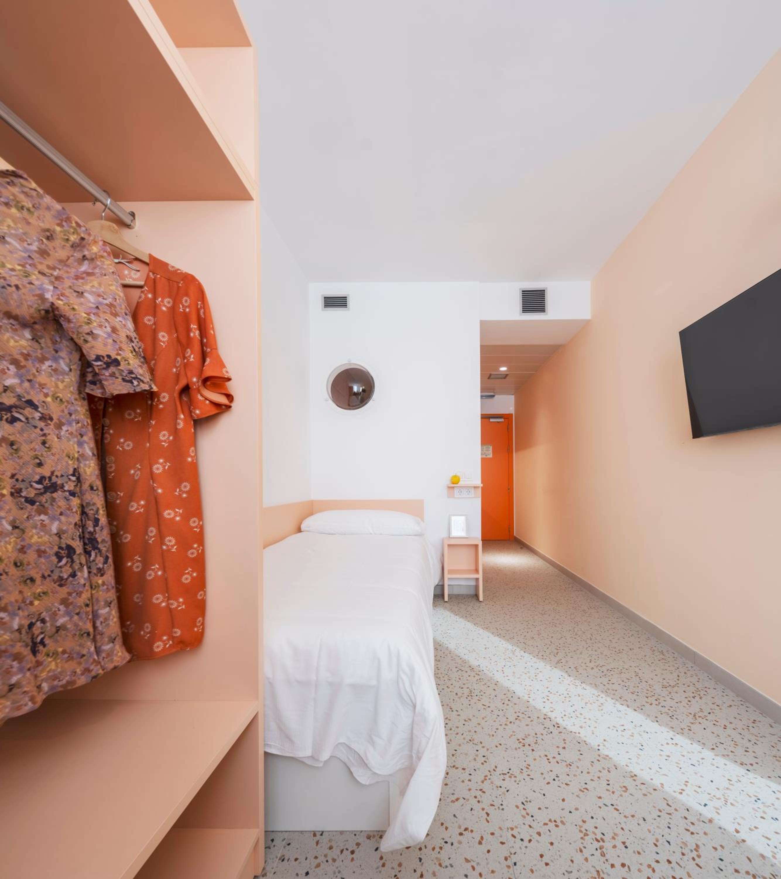 Single Room photo 2