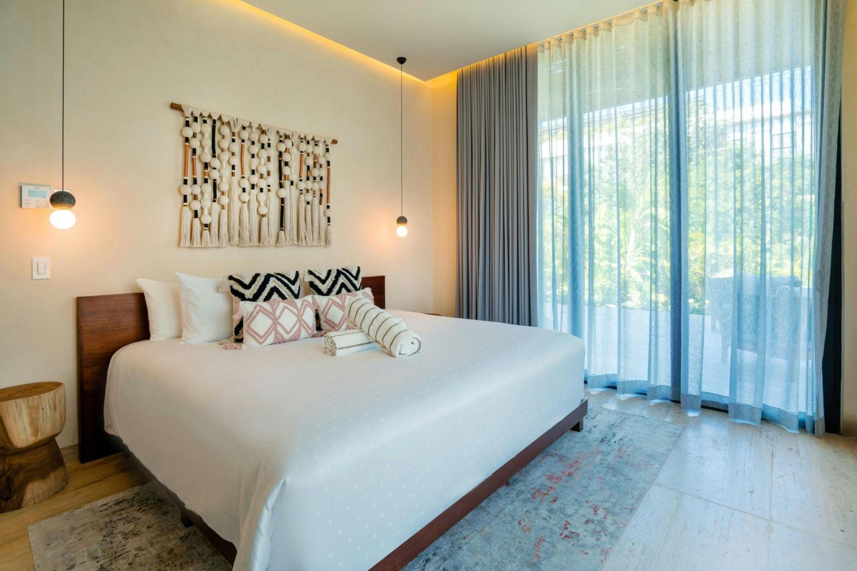 Premium 2 bedroom apartment with 1 bathroom & plunge pool