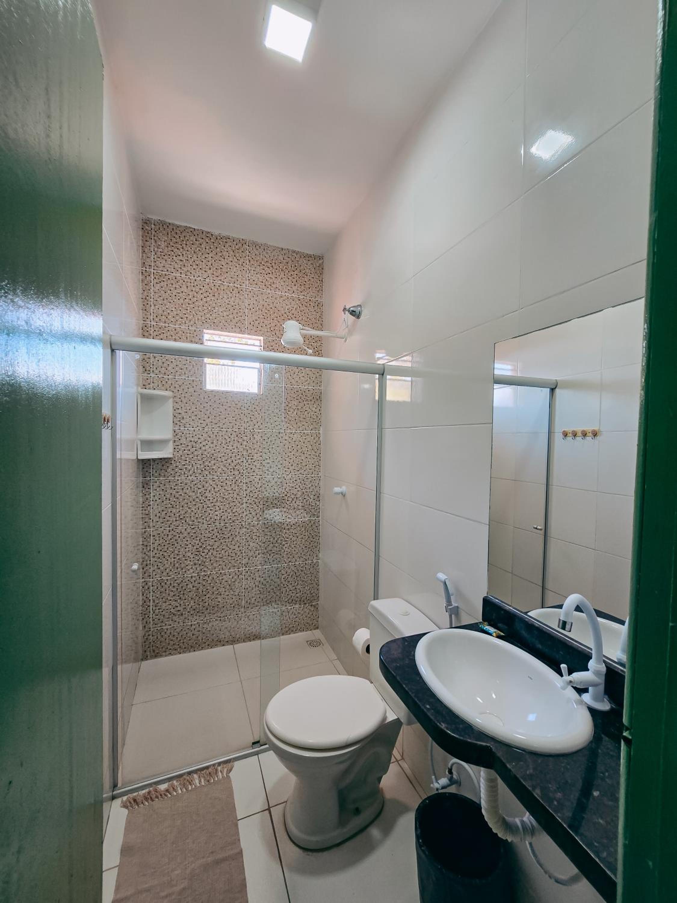 Quadruple Room with Private Bathroom - Photo 3