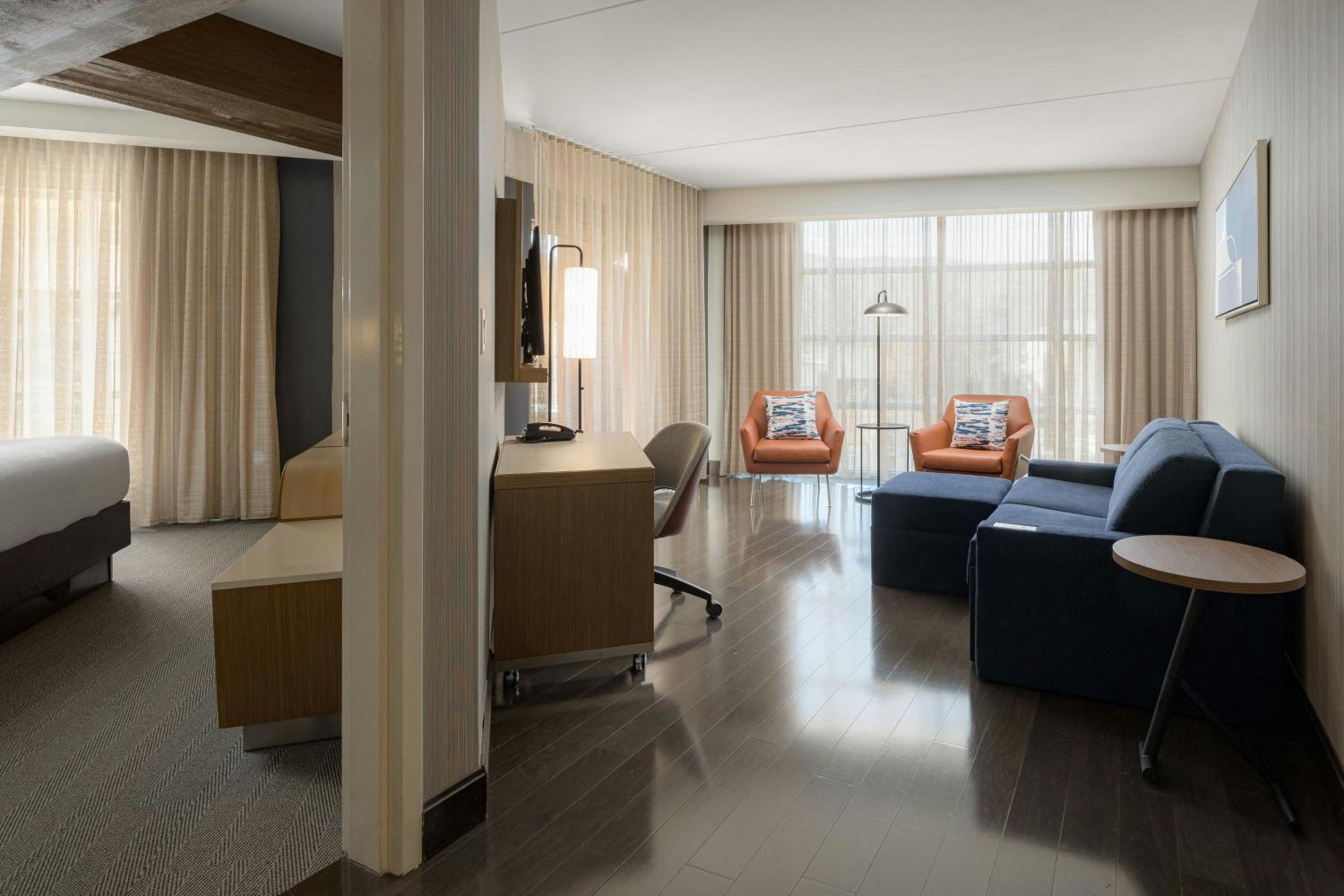 Two-Bedroom Suite with One King Bed, Two Queen Beds, High Floor and Sofa Bed