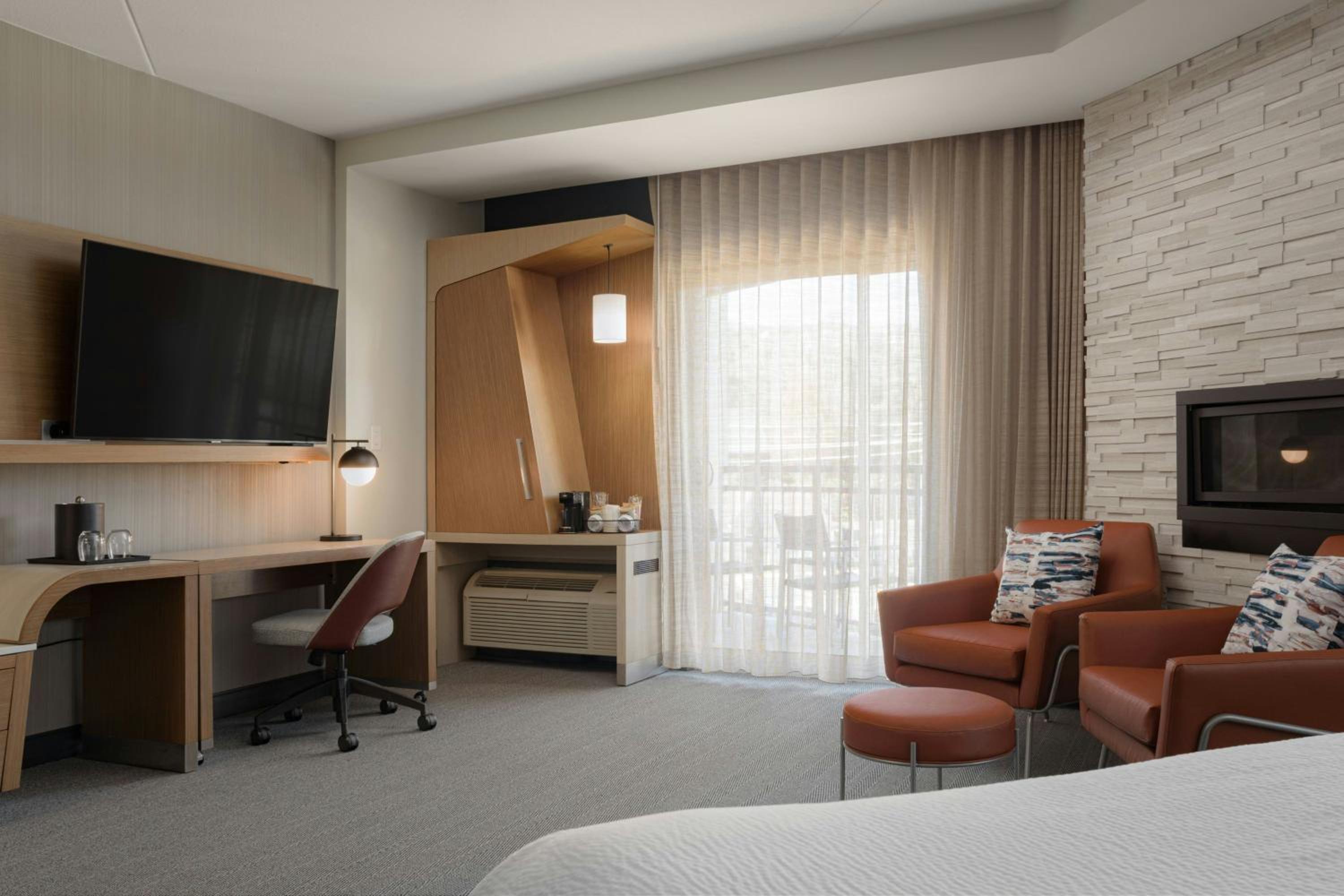 King Room with Mountain View