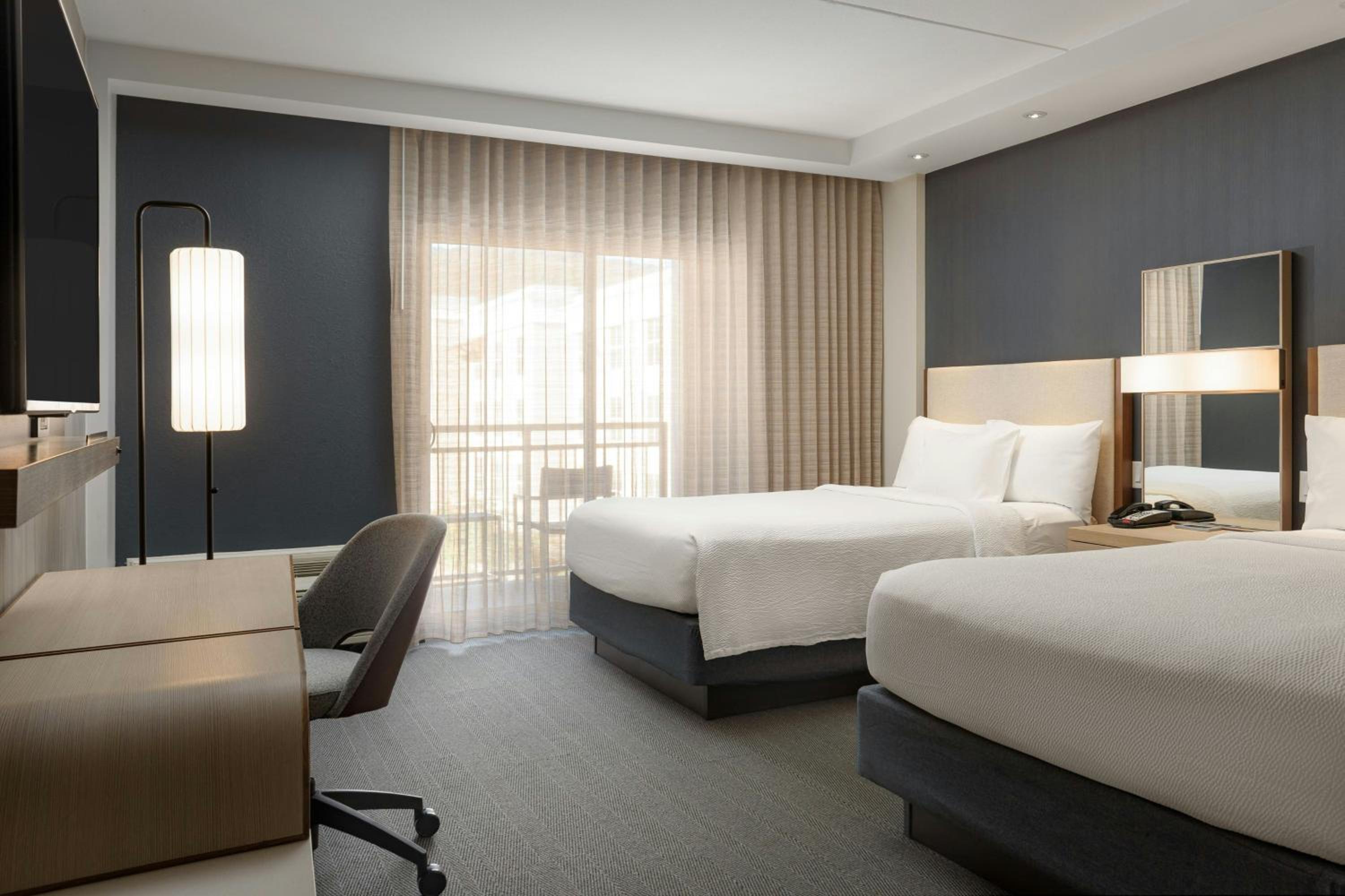 Studio with Two Queen Beds, High Floor and Sofa Bed