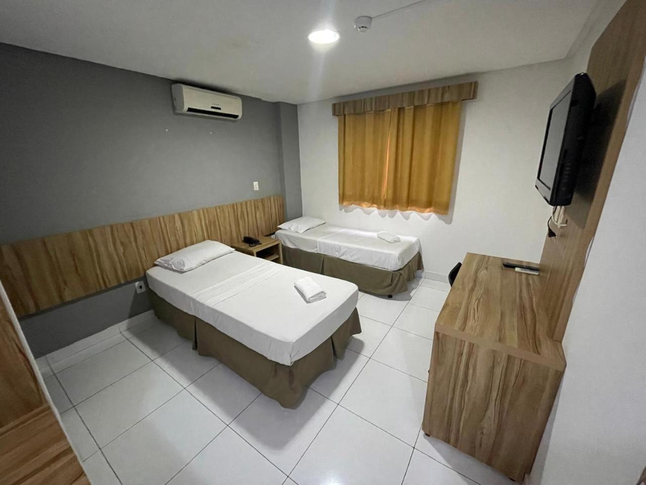 CR Hotel Bueno — Deluxe Twin Room