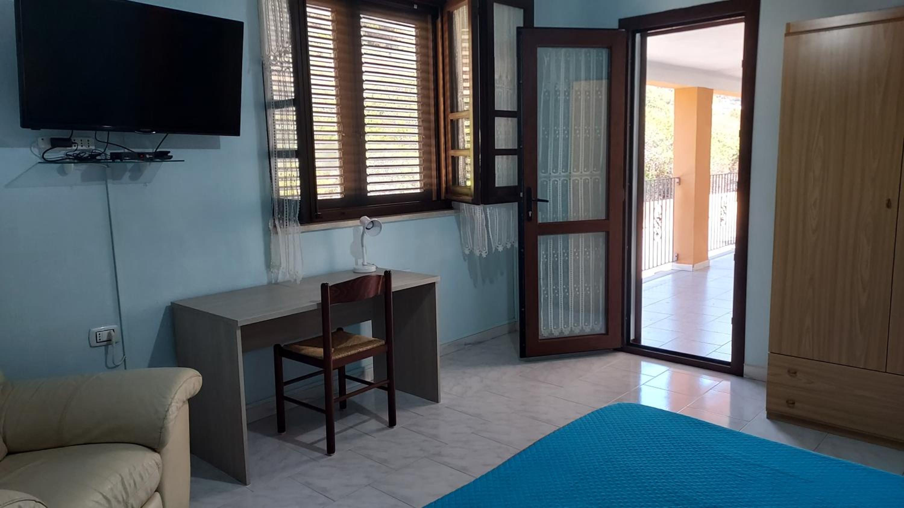 Triple Room with Private Bathroom