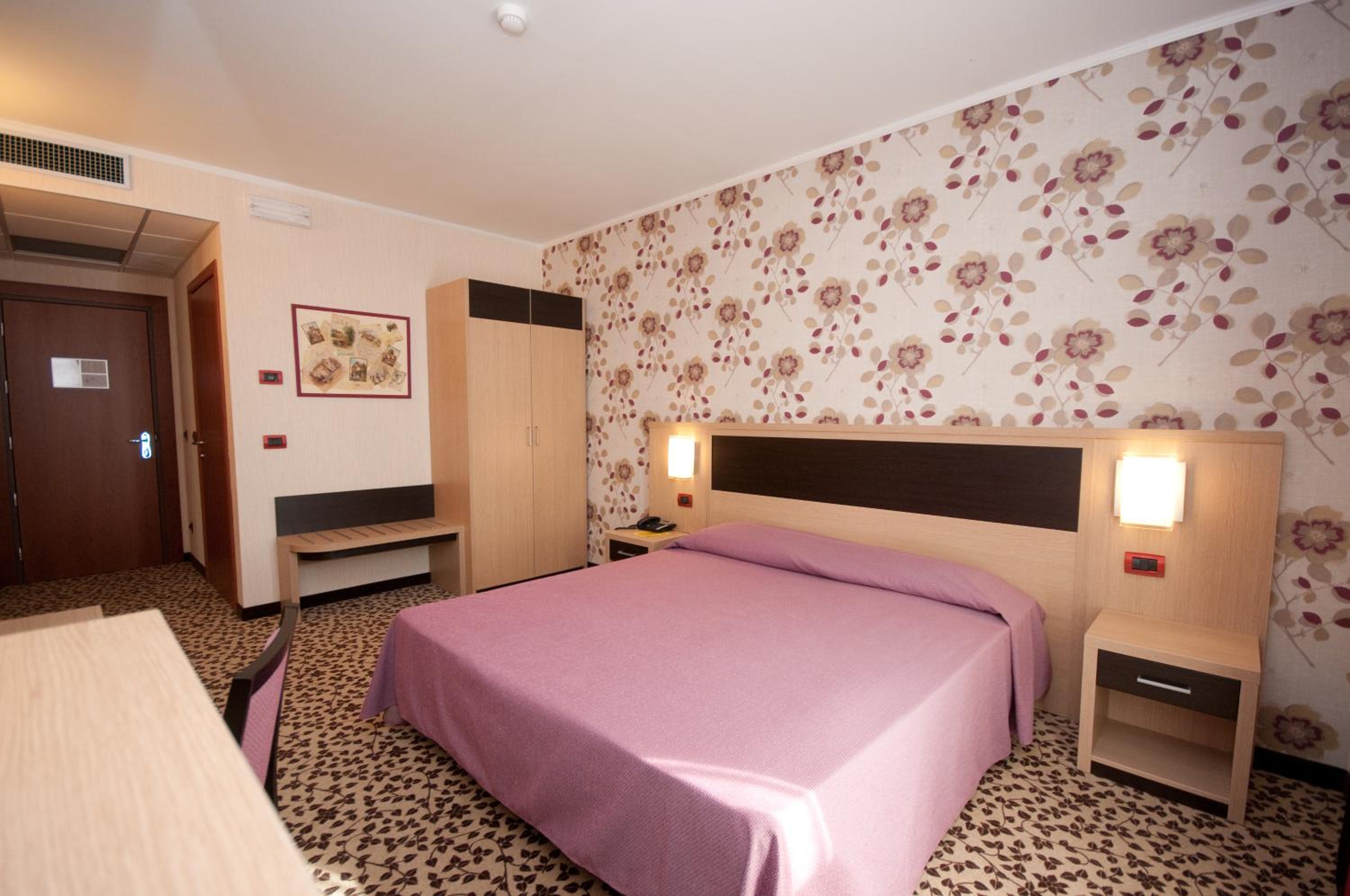 Double or Twin Room photo 1