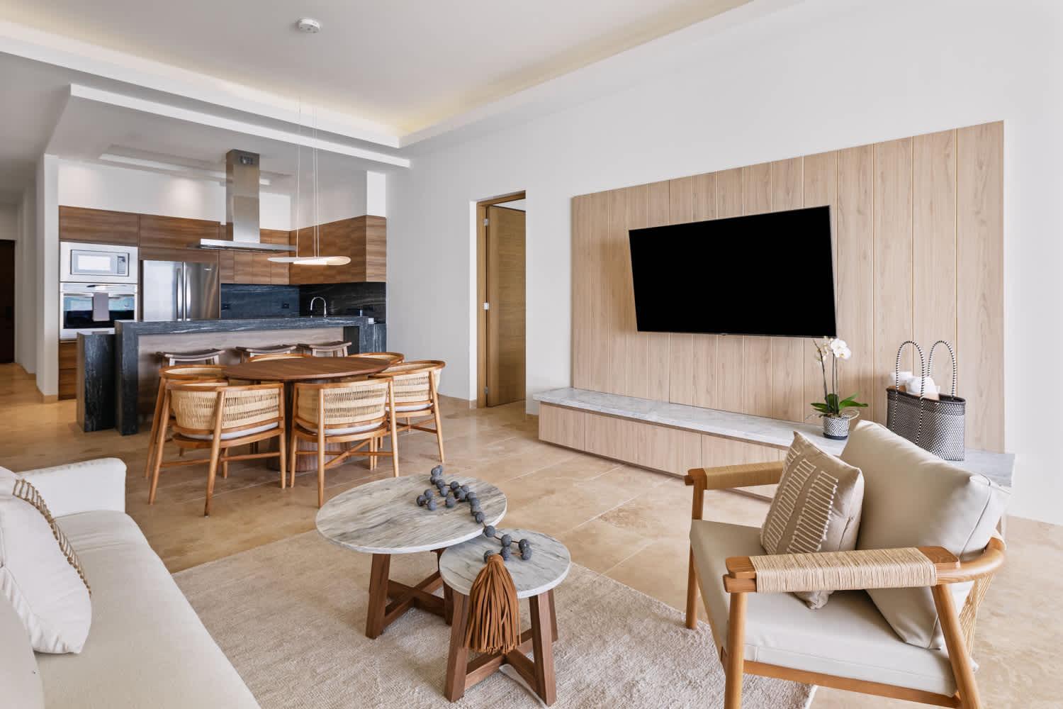 Family Two-Bedroom Apartment with View photo 2
