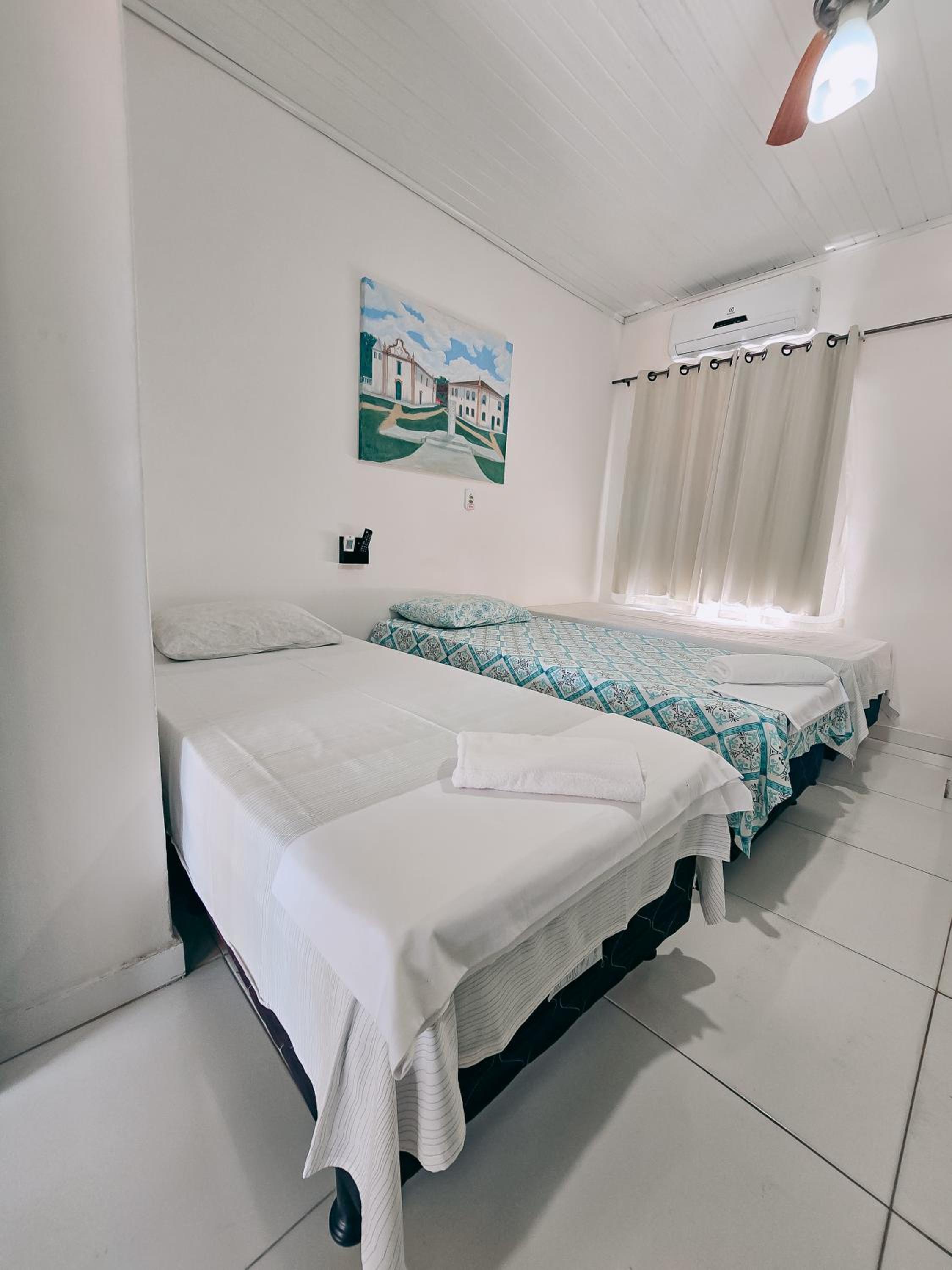 Quadruple Room with Private Bathroom - Photo 4