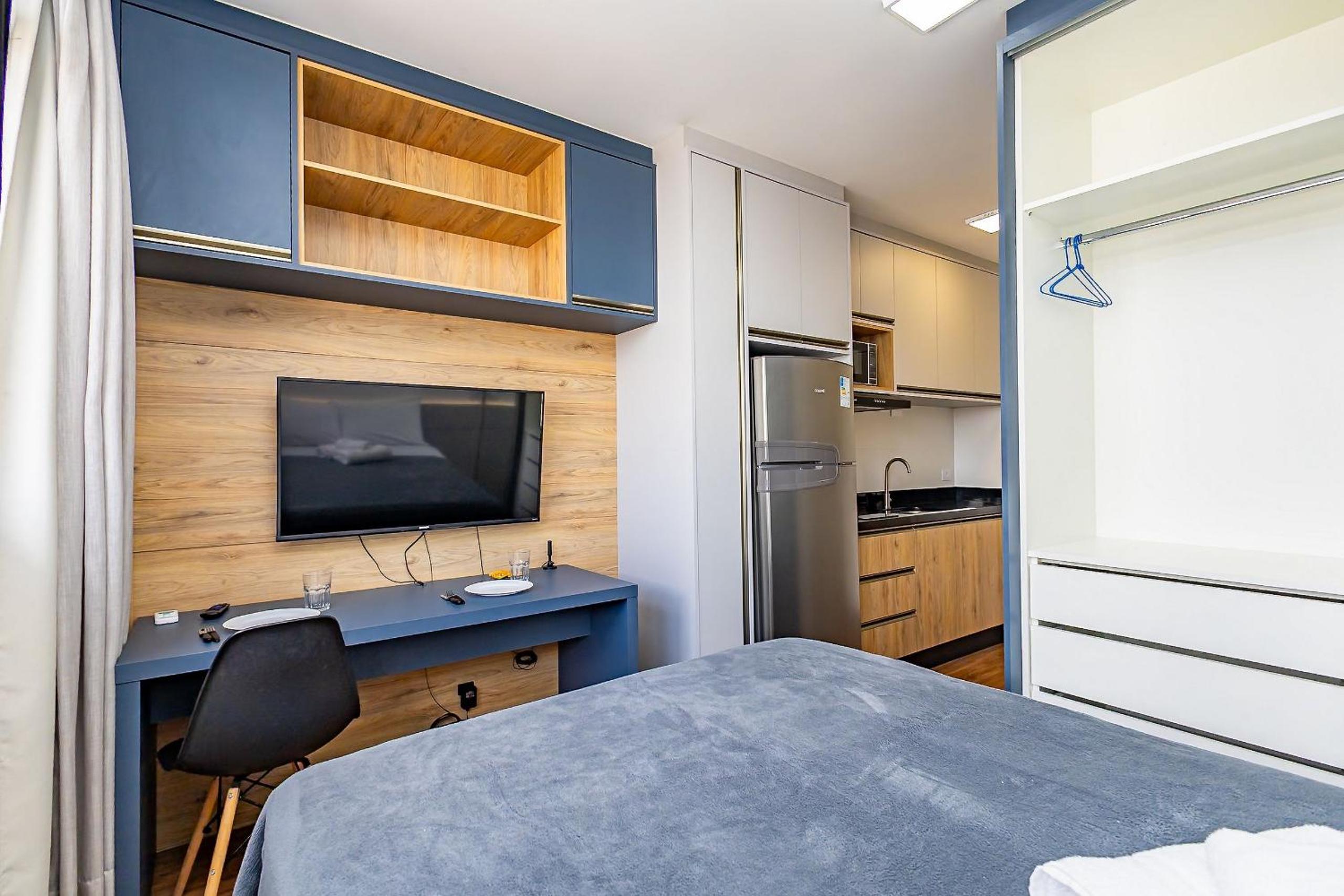 One-Bedroom Apartment with City View