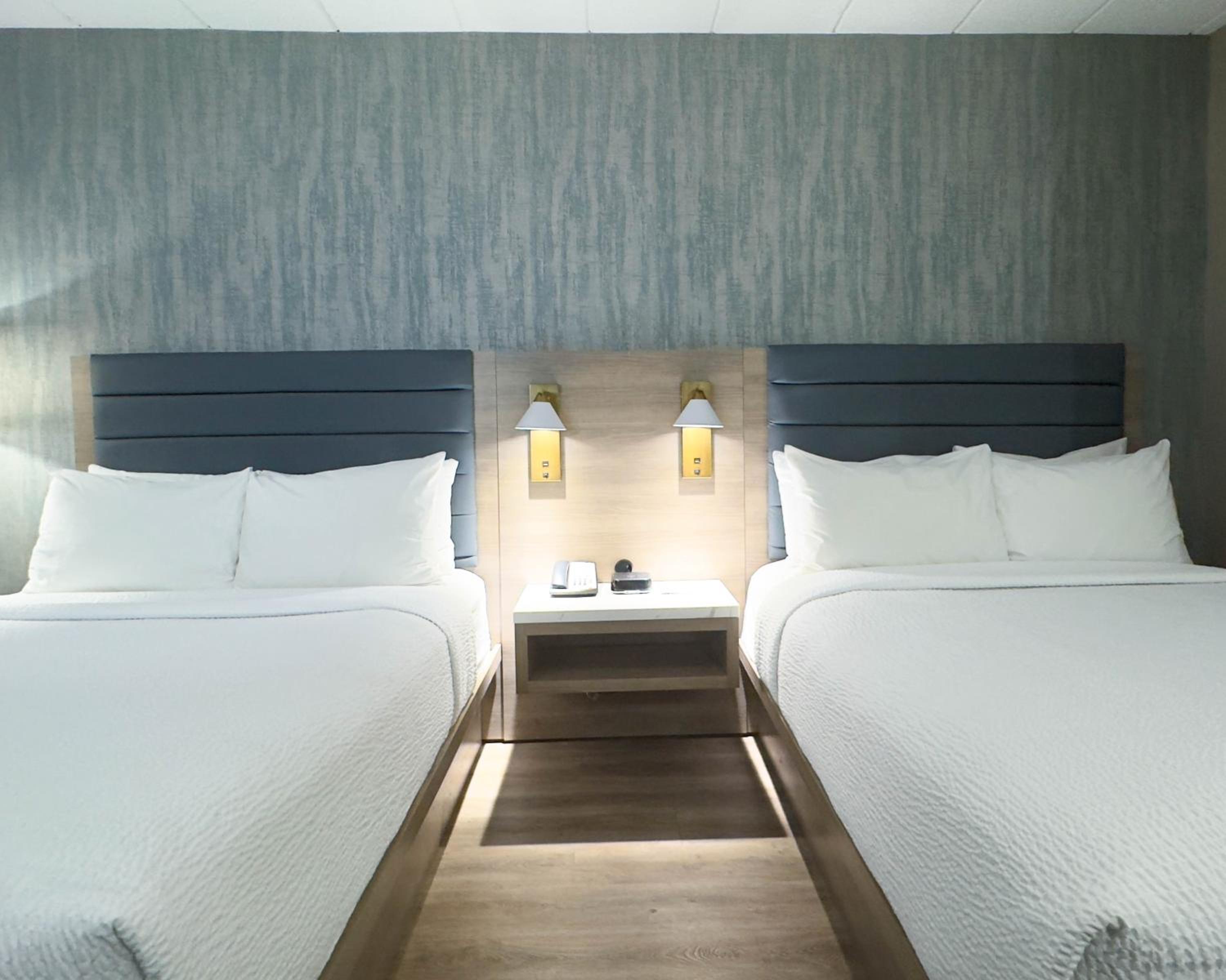 Double Suite with Two Double Beds - Non-Smoking