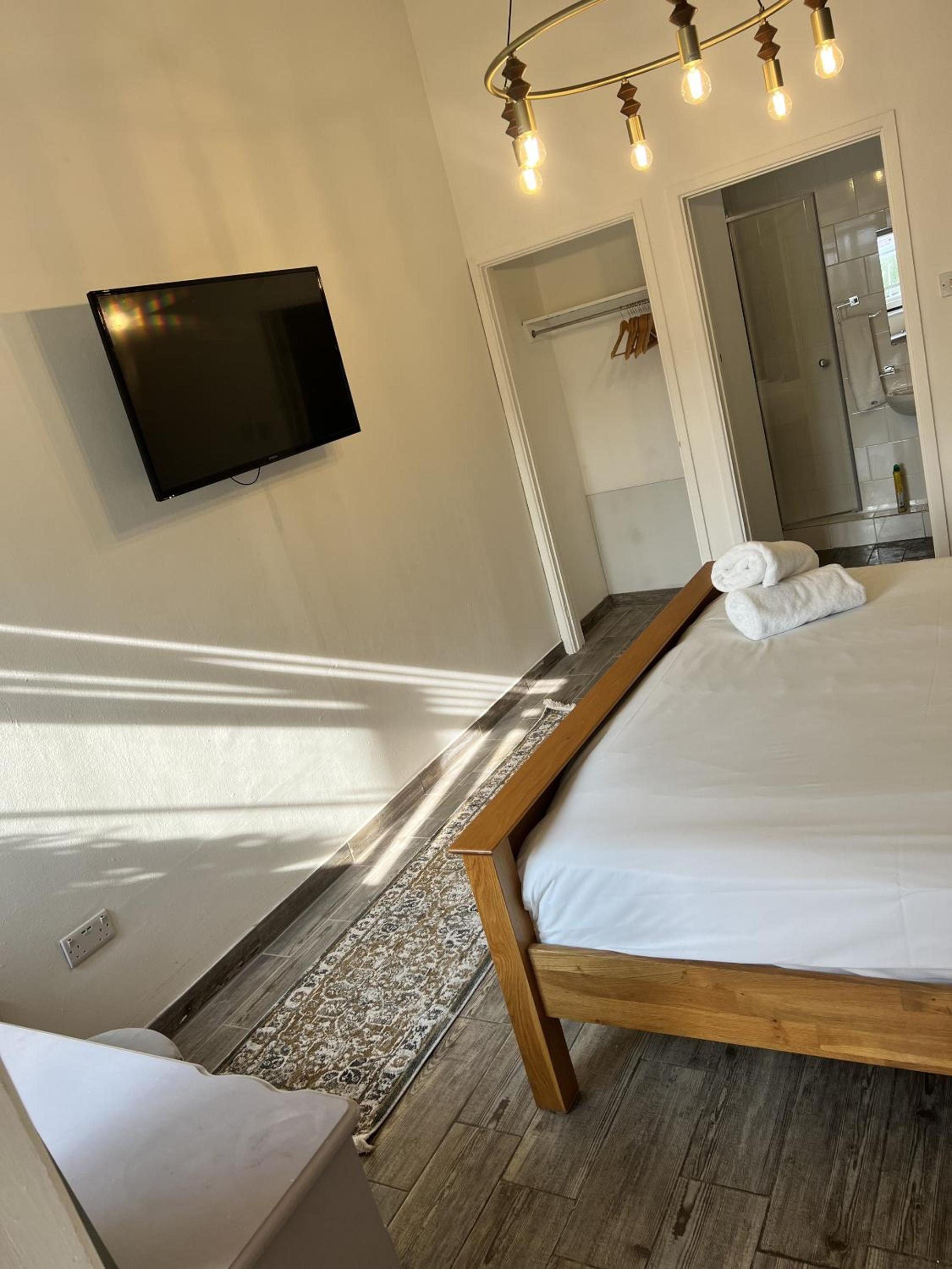 Deluxe King Room - Photo 1
