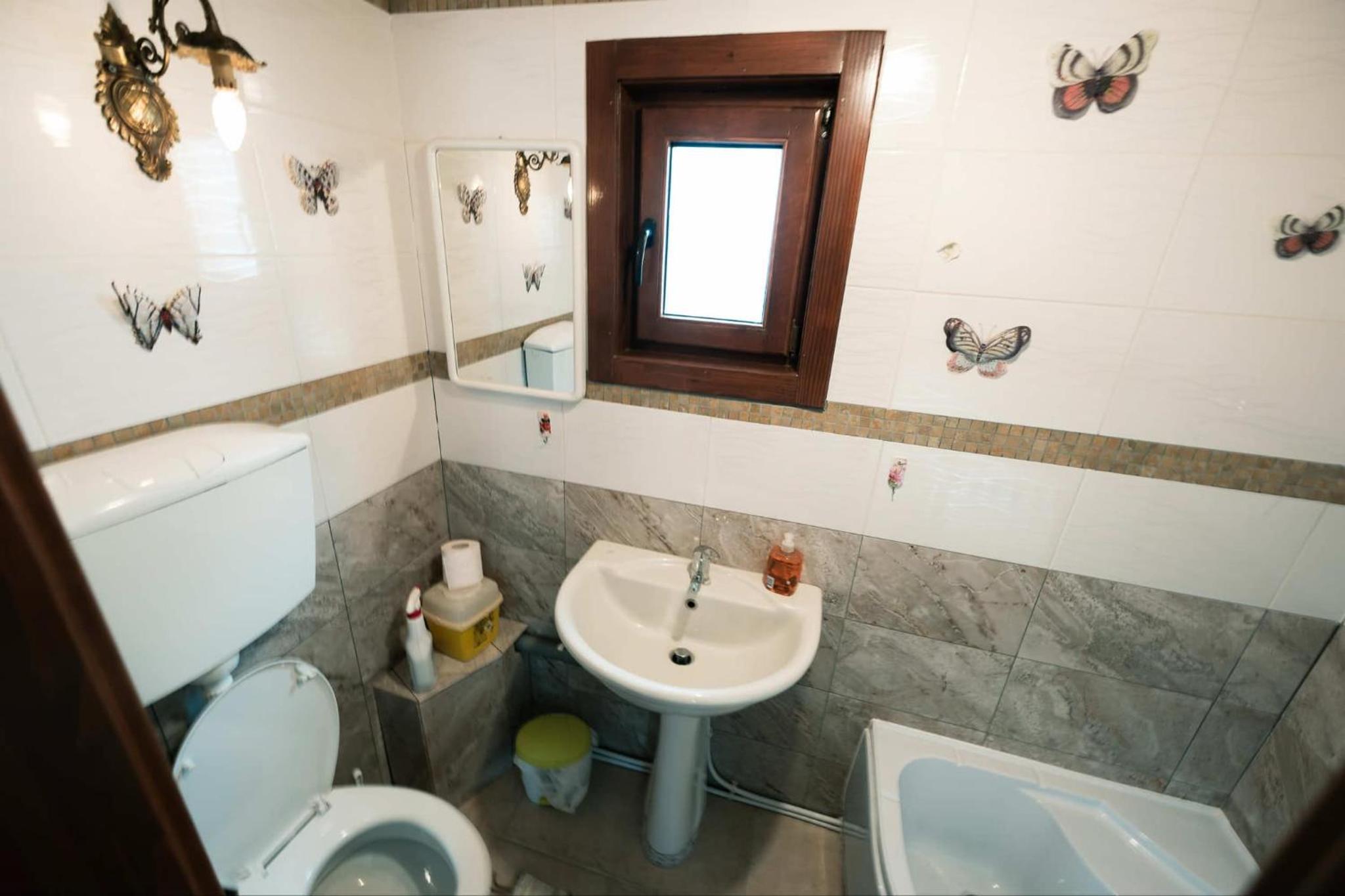 Double Room with Private Bathroom photo 2