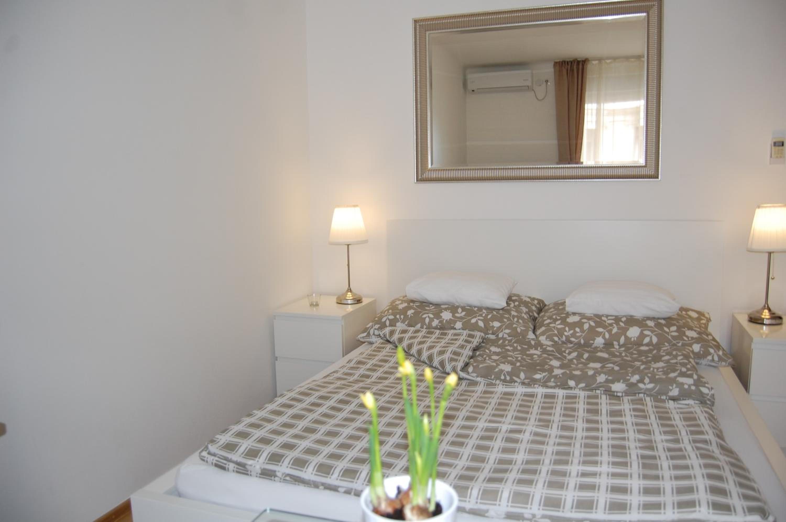 Apartment with Terrace - Photo 54