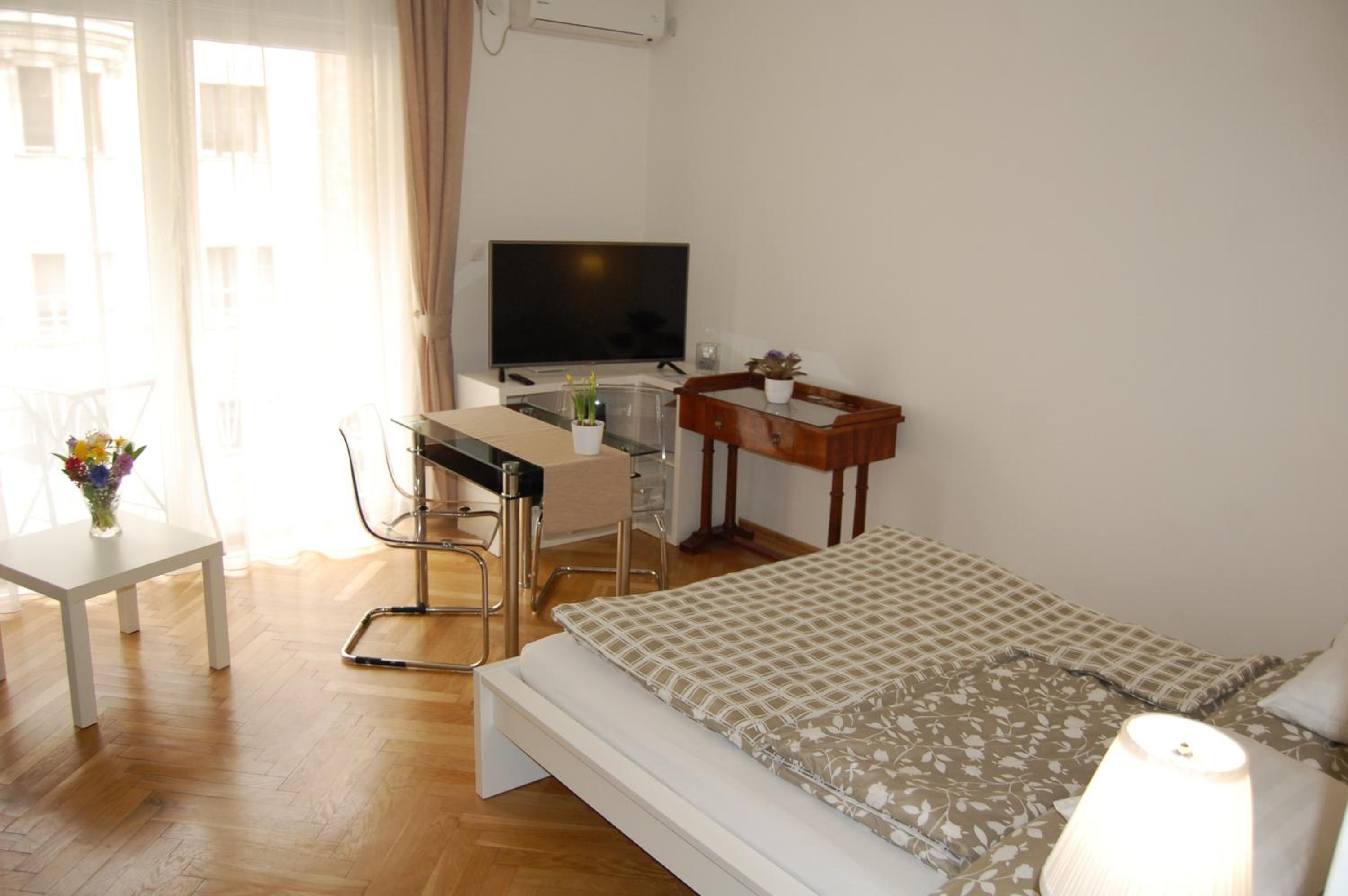 Apartment with Terrace - Photo 55