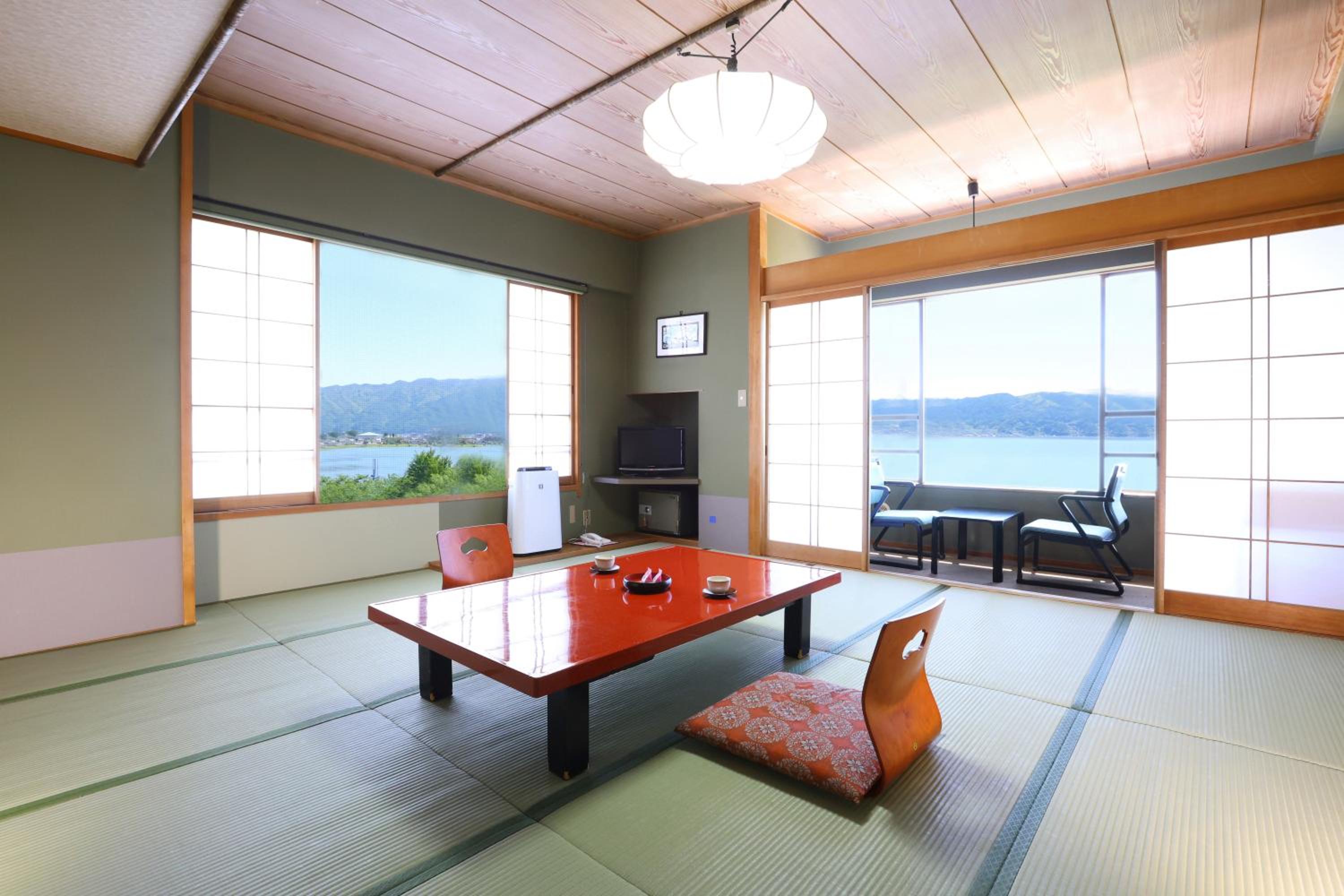 Quadruple Room with Lake View