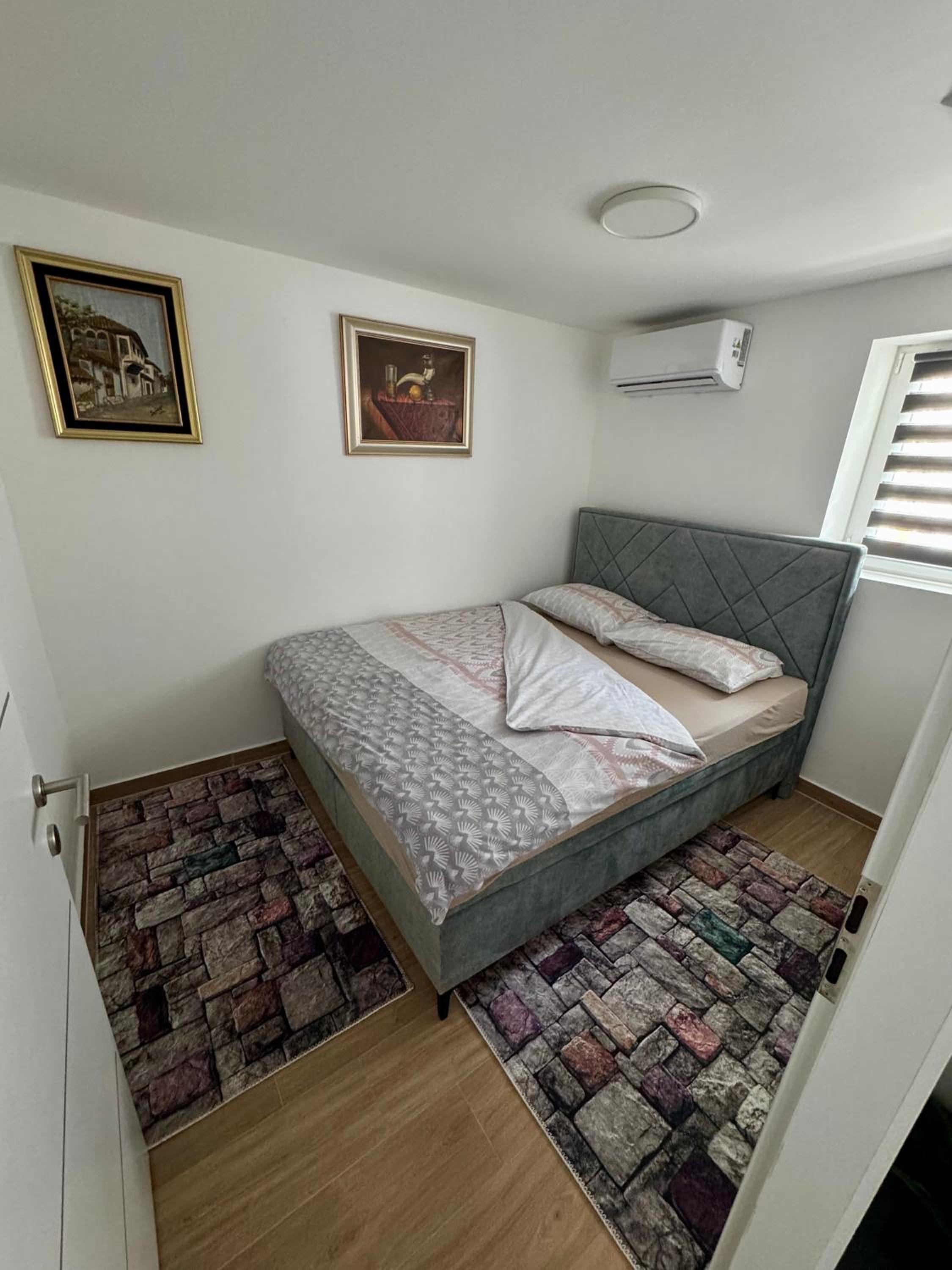 Apartment - Photo 2