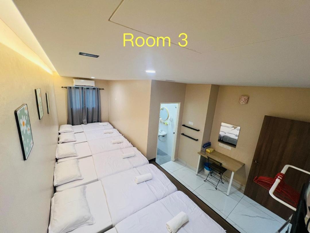 Three-Bedroom Suite - Photo 3