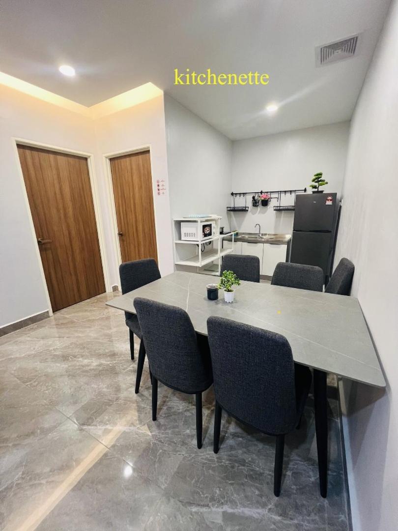 Three-Bedroom Suite - Photo 4