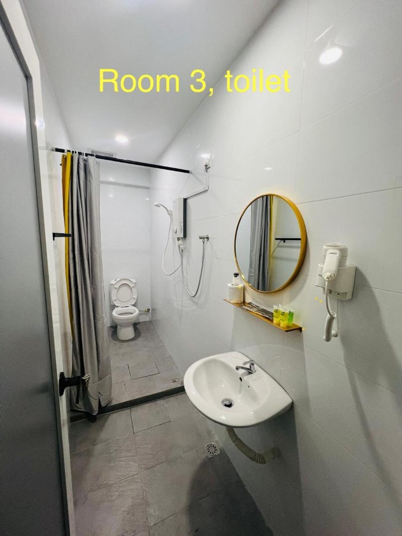 Three-Bedroom Suite - Photo 7