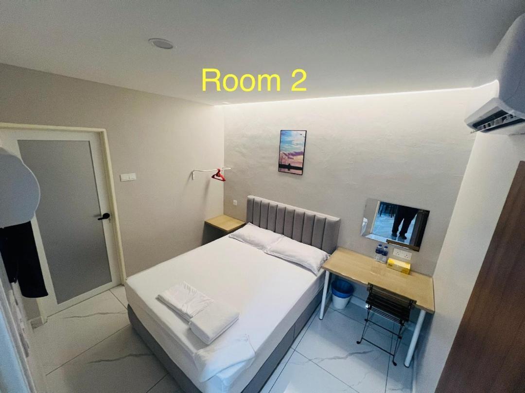 Three-Bedroom Suite - Photo 8