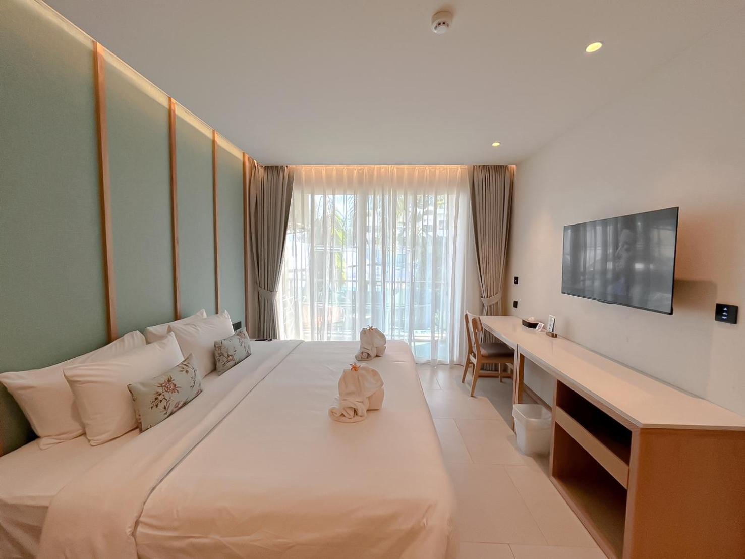 Two-Bedroom Suite - Photo 2