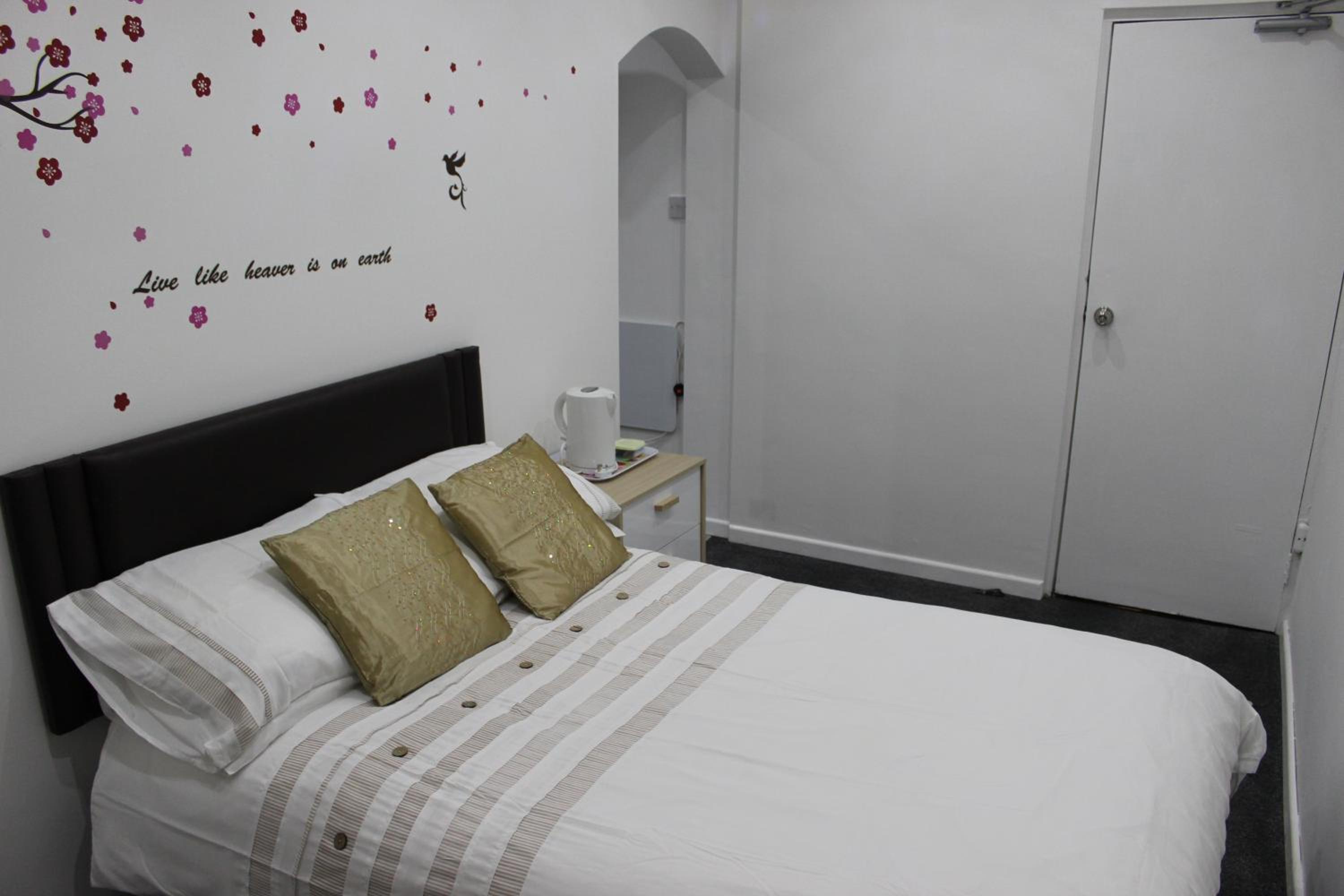 Deluxe 2 Bedroom Family Room  - Photo 10