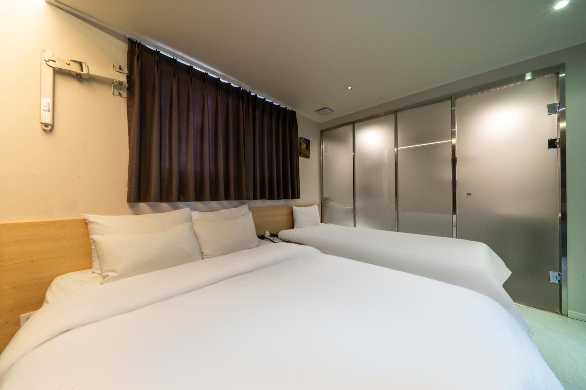 Superior Twin Room for 3 people - Photo 6