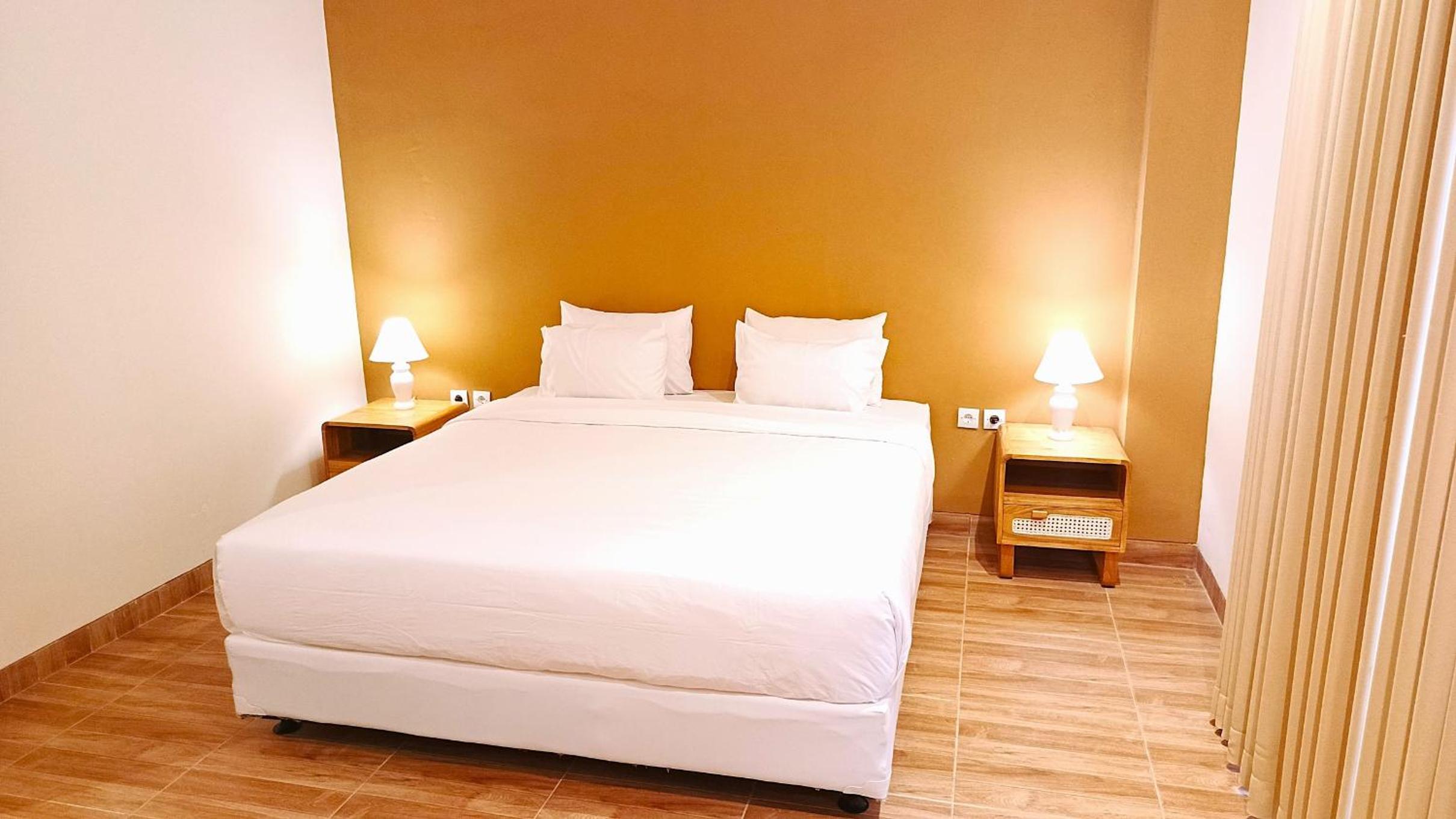 Deluxe King Room