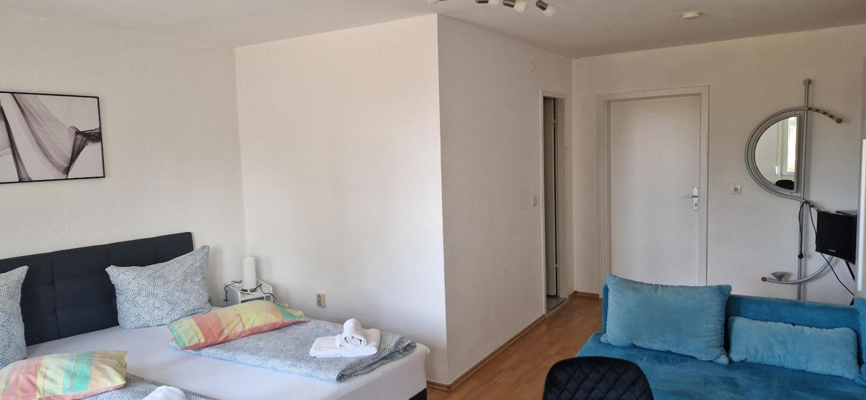 Twin Room with Private Bathroom photo 3