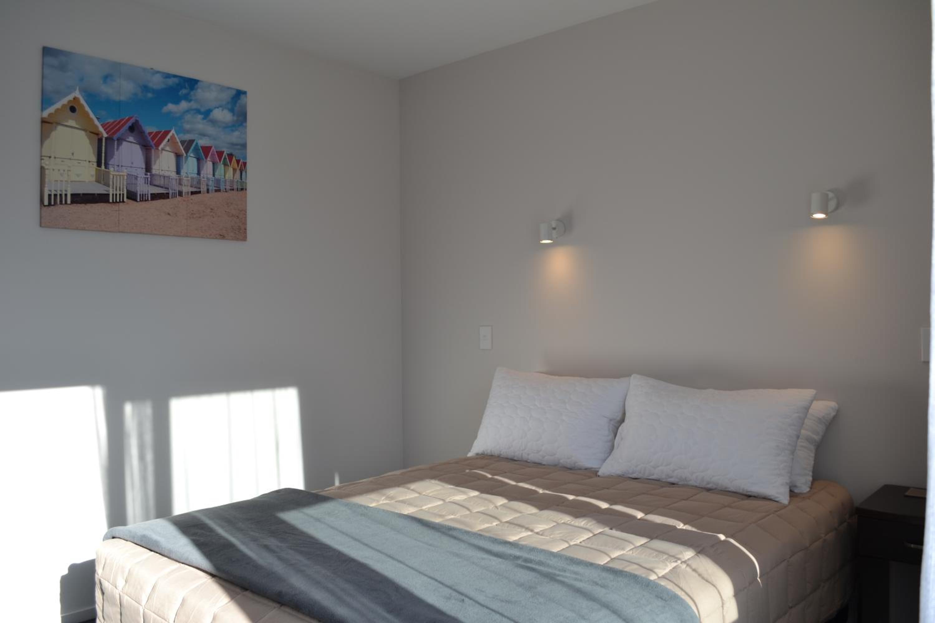 Queen Studio (2 Adults)