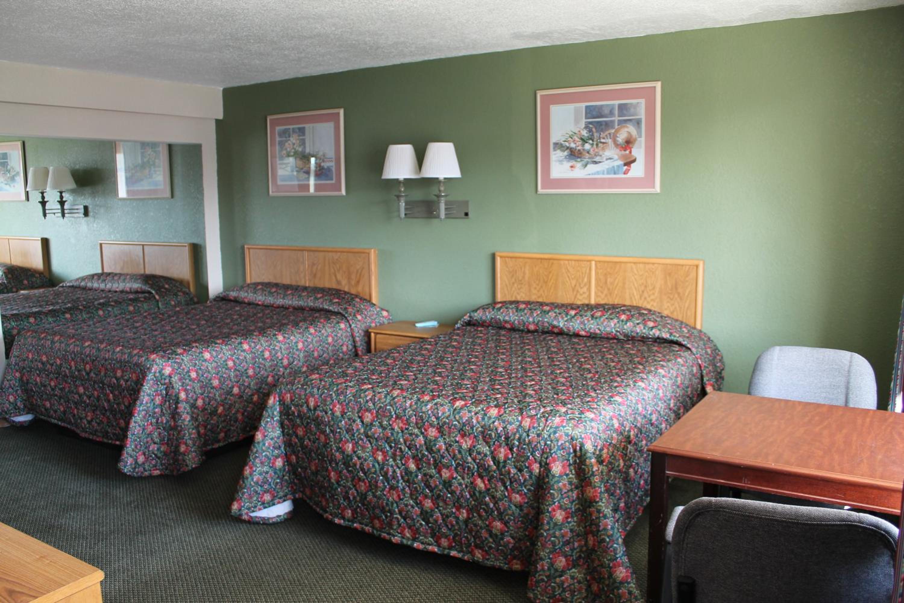 Double Room with Two Double Beds - Non-Smoking photo 2