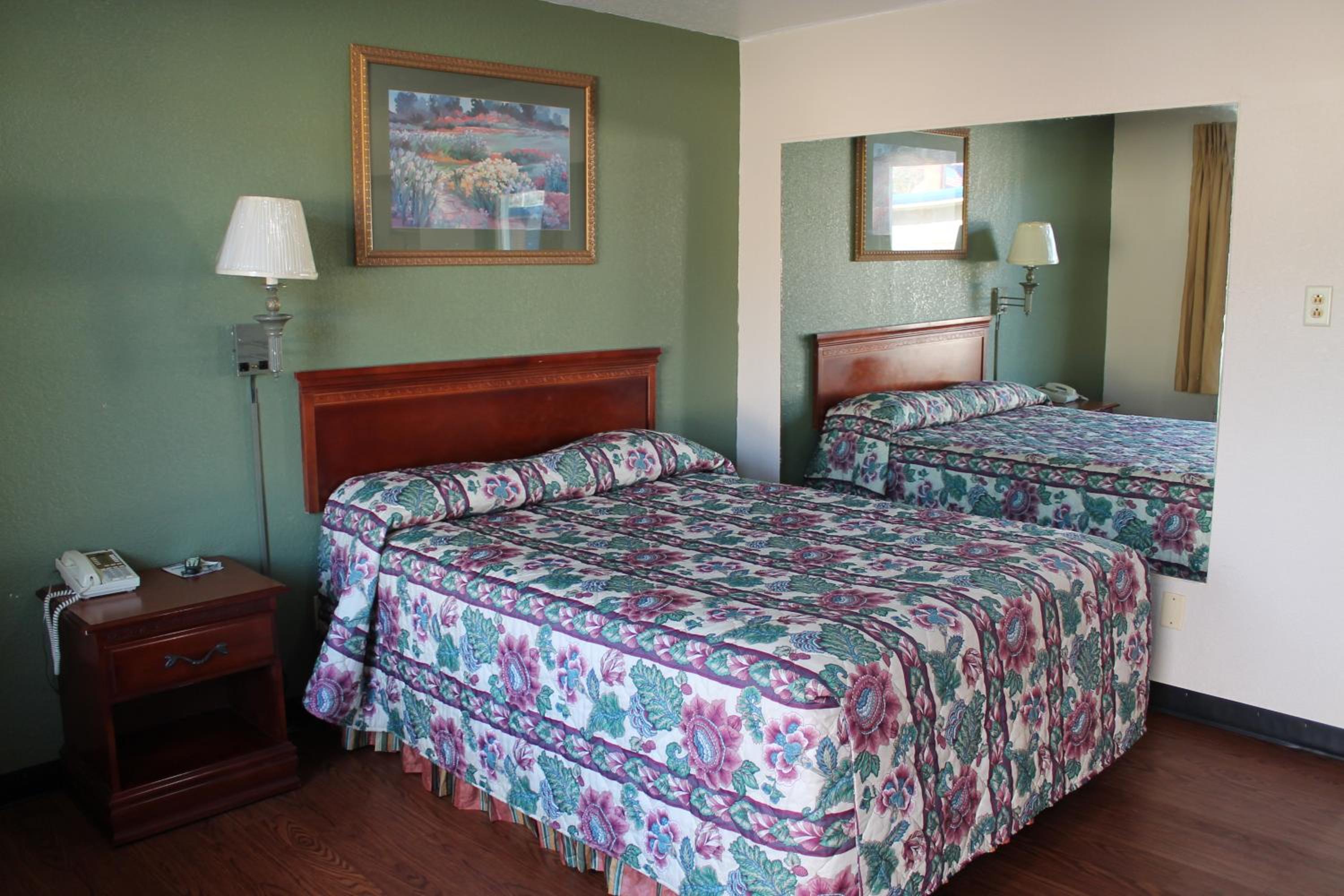 King Room - Non-Smoking photo 1