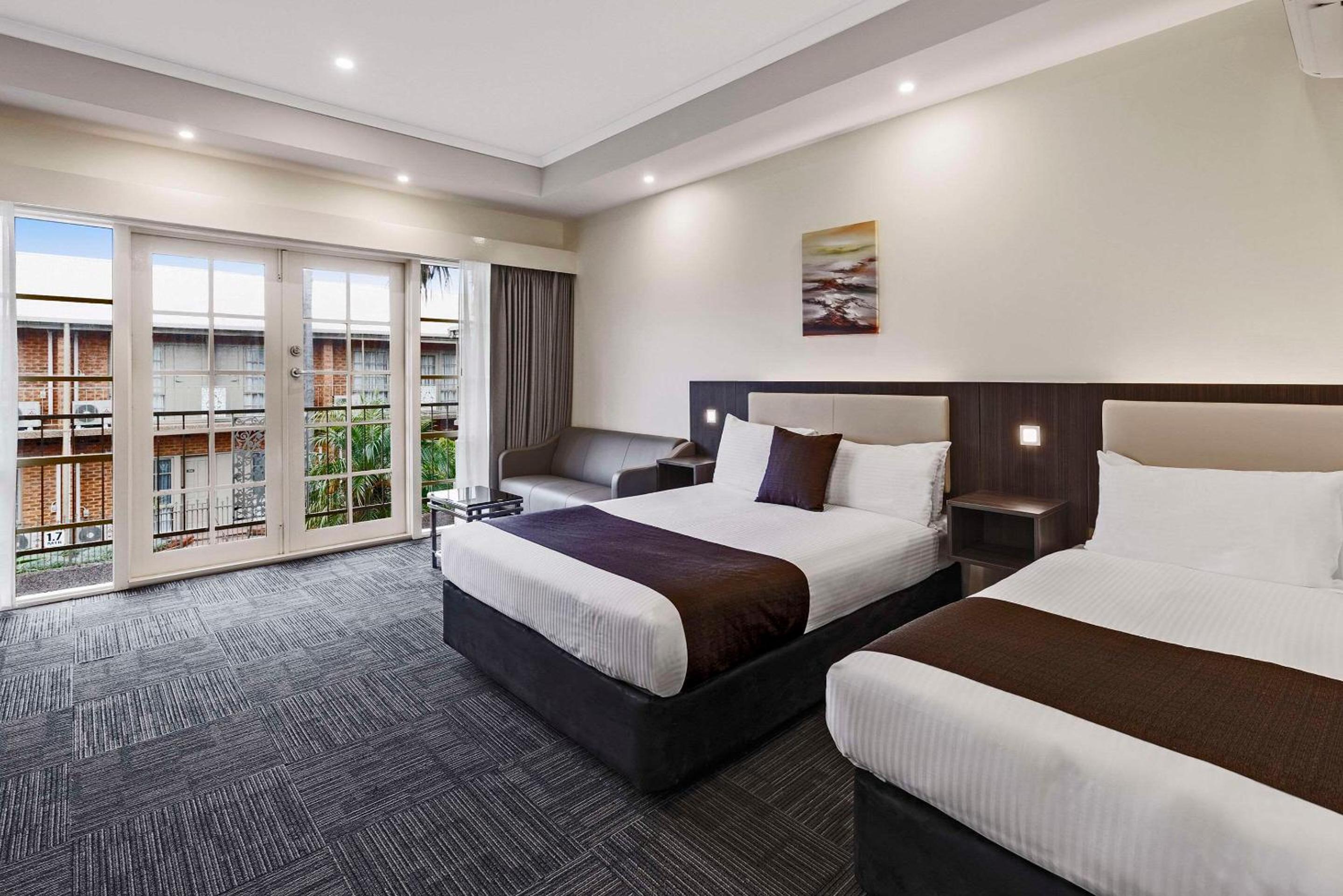 Executive Twin Suite (Located Upstairs Only) - Photo 2