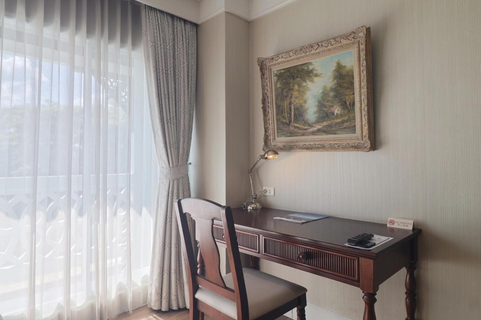One-Bedroom Suite - Photo 1