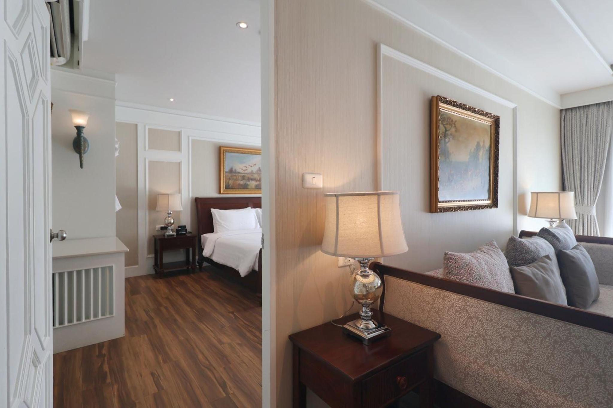 One-Bedroom Suite - Photo 8