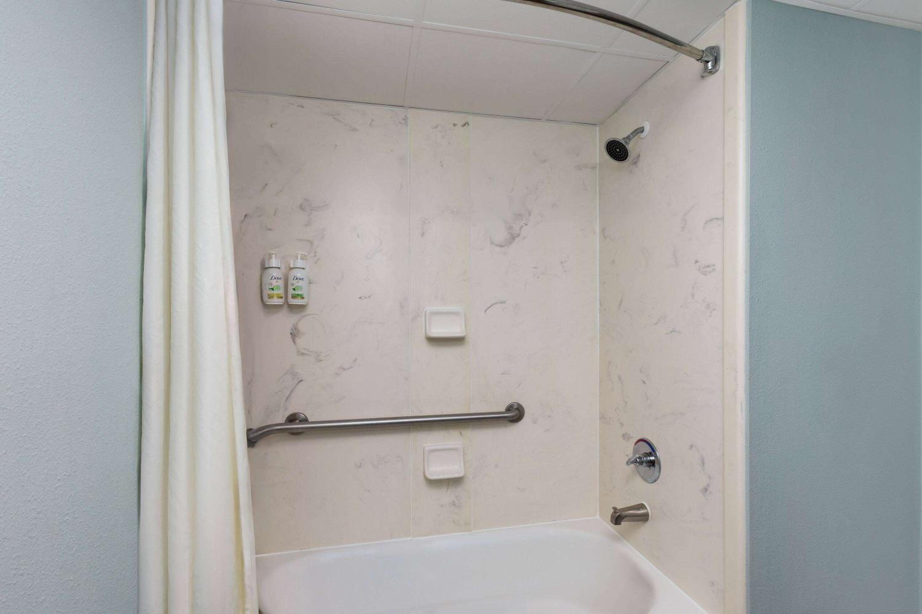 King Suite - Non-Smoking - Photo 1