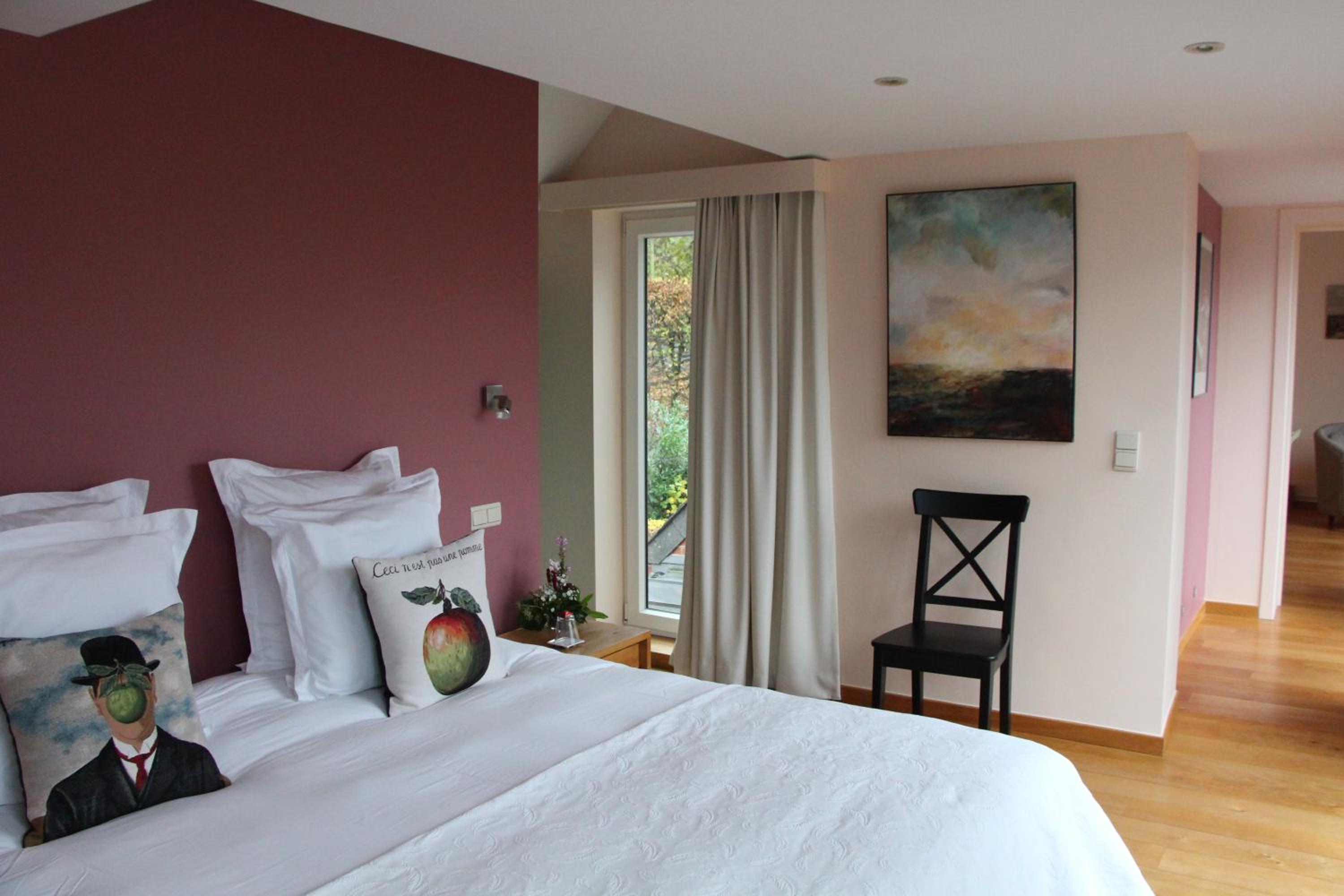 Queen Suite photo 1
