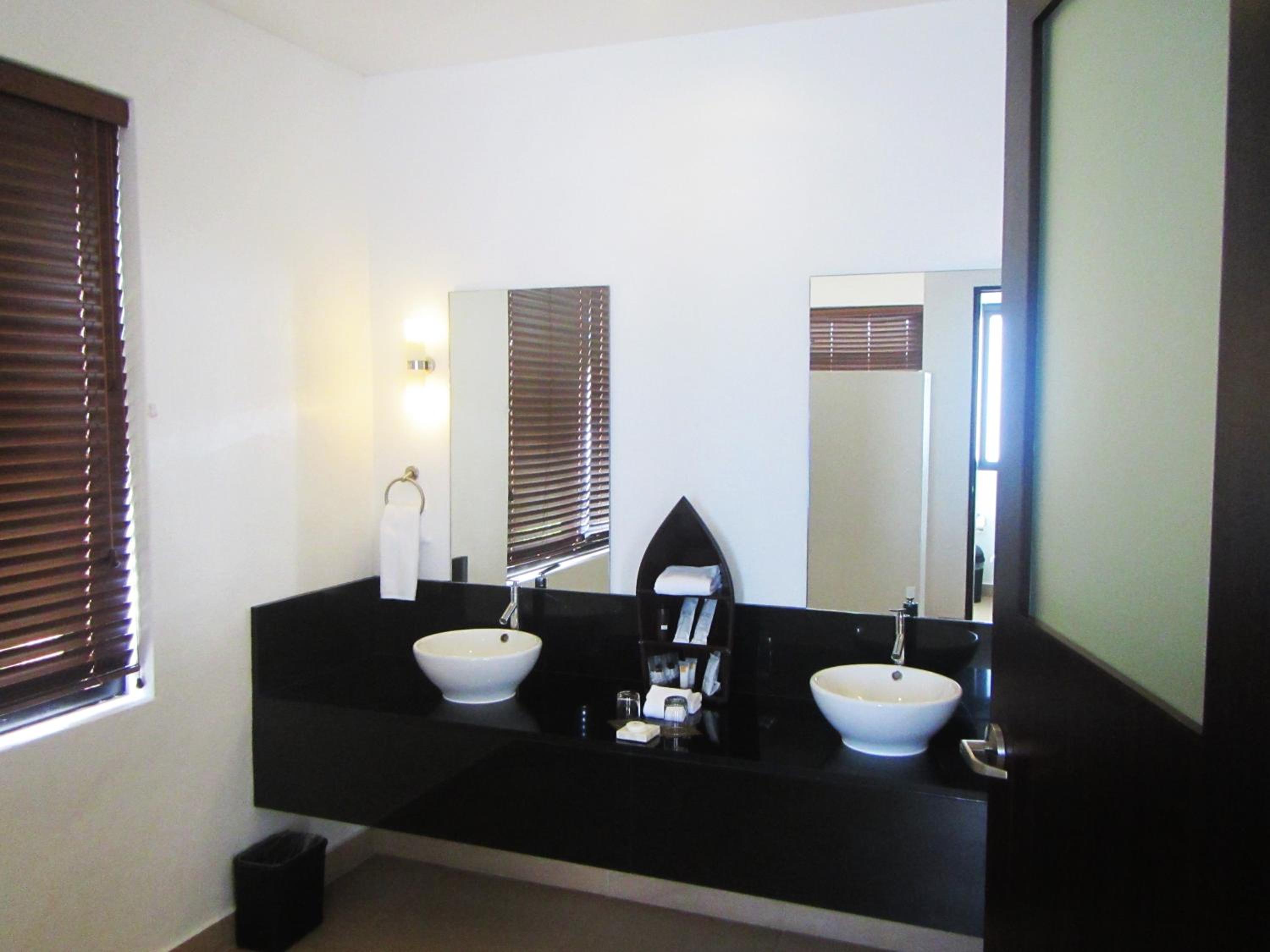 Hilltop Suite photo 3