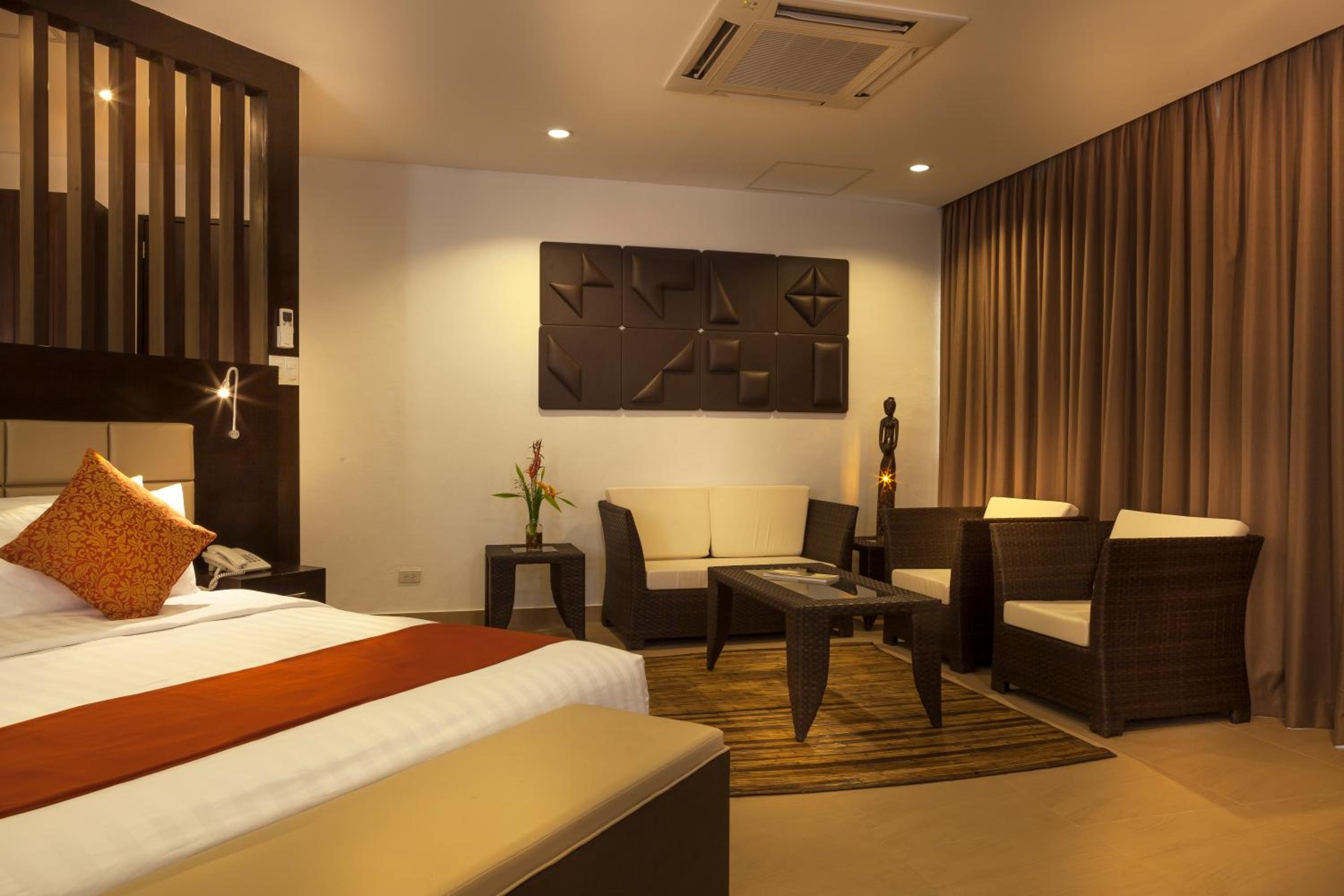Clubhouse Suite photo 2