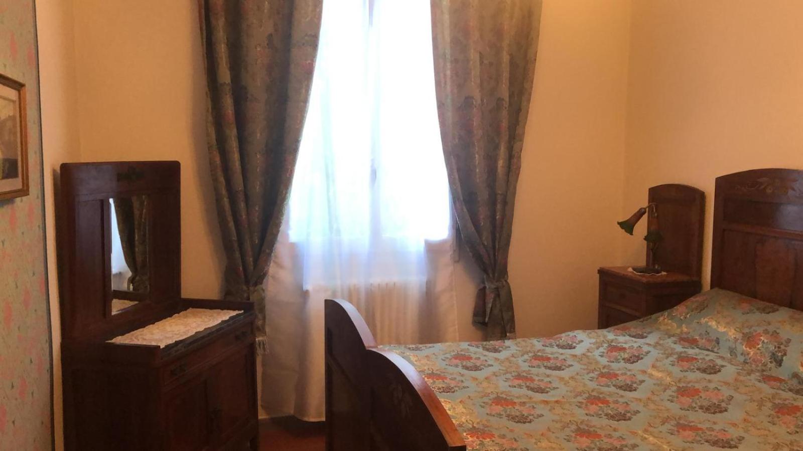 Double Room with Shared Bathroom photo 2
