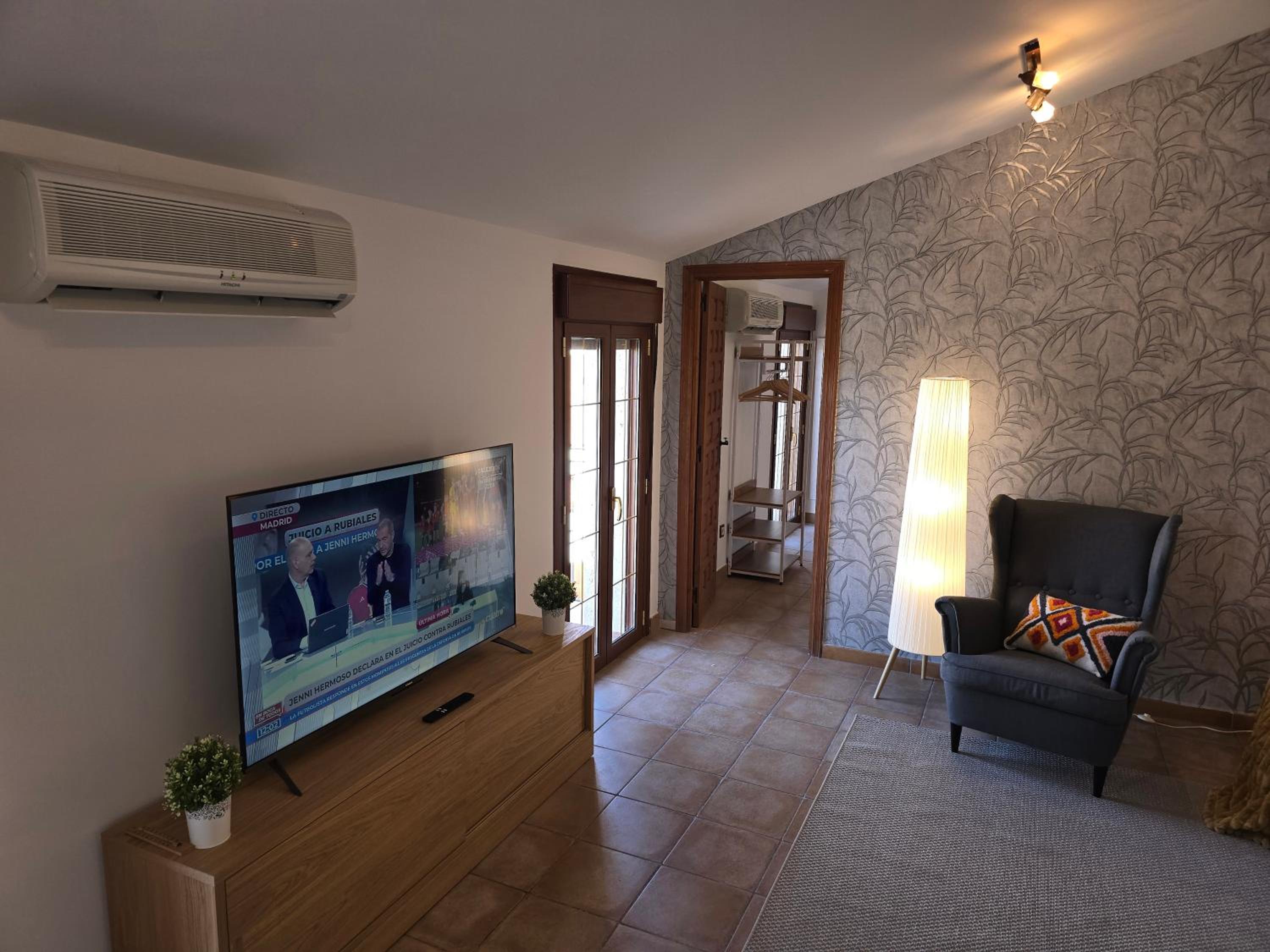 One-Bedroom Apartment with River View - Photo 8