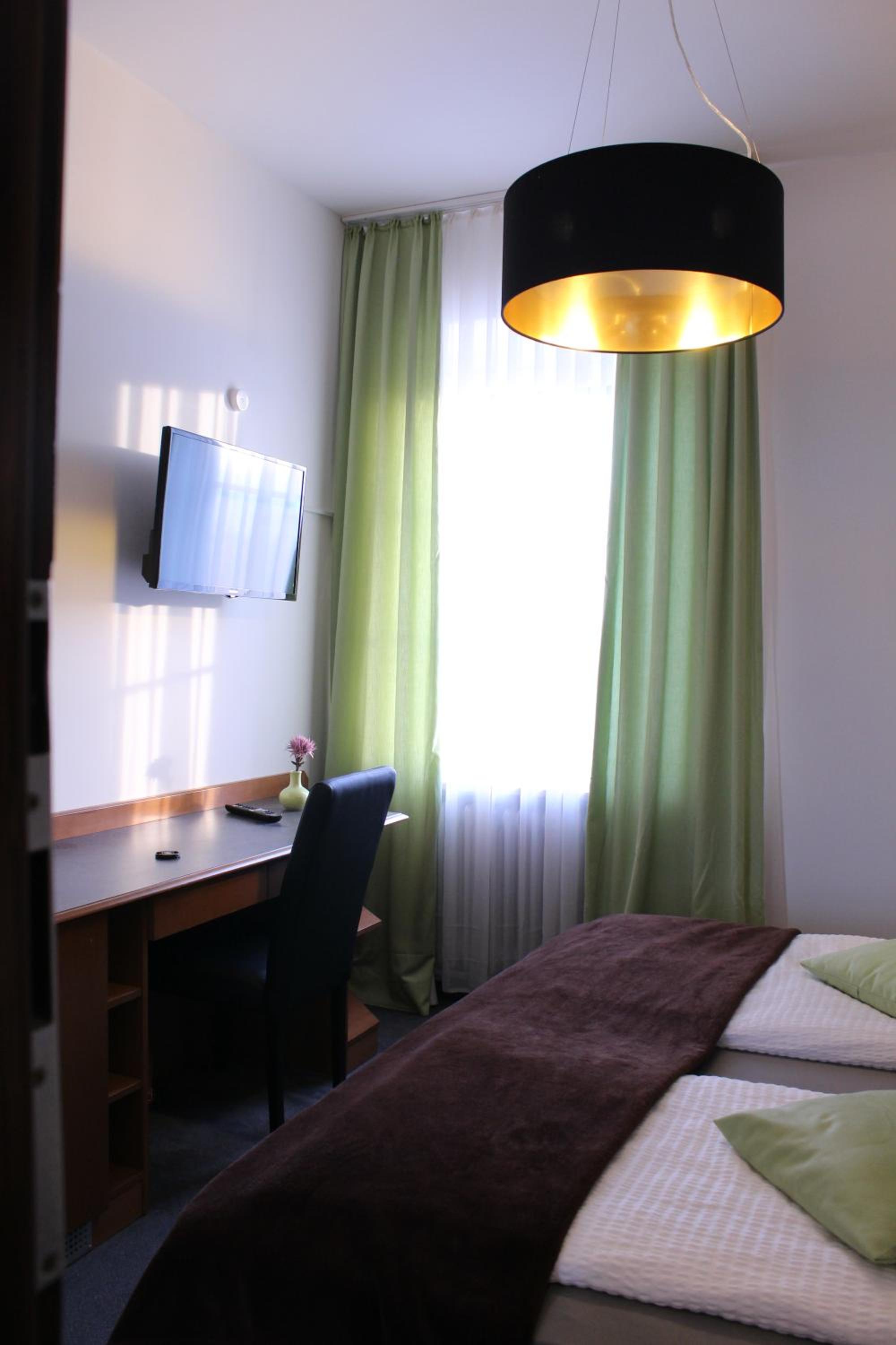 Standard Double Room photo 2