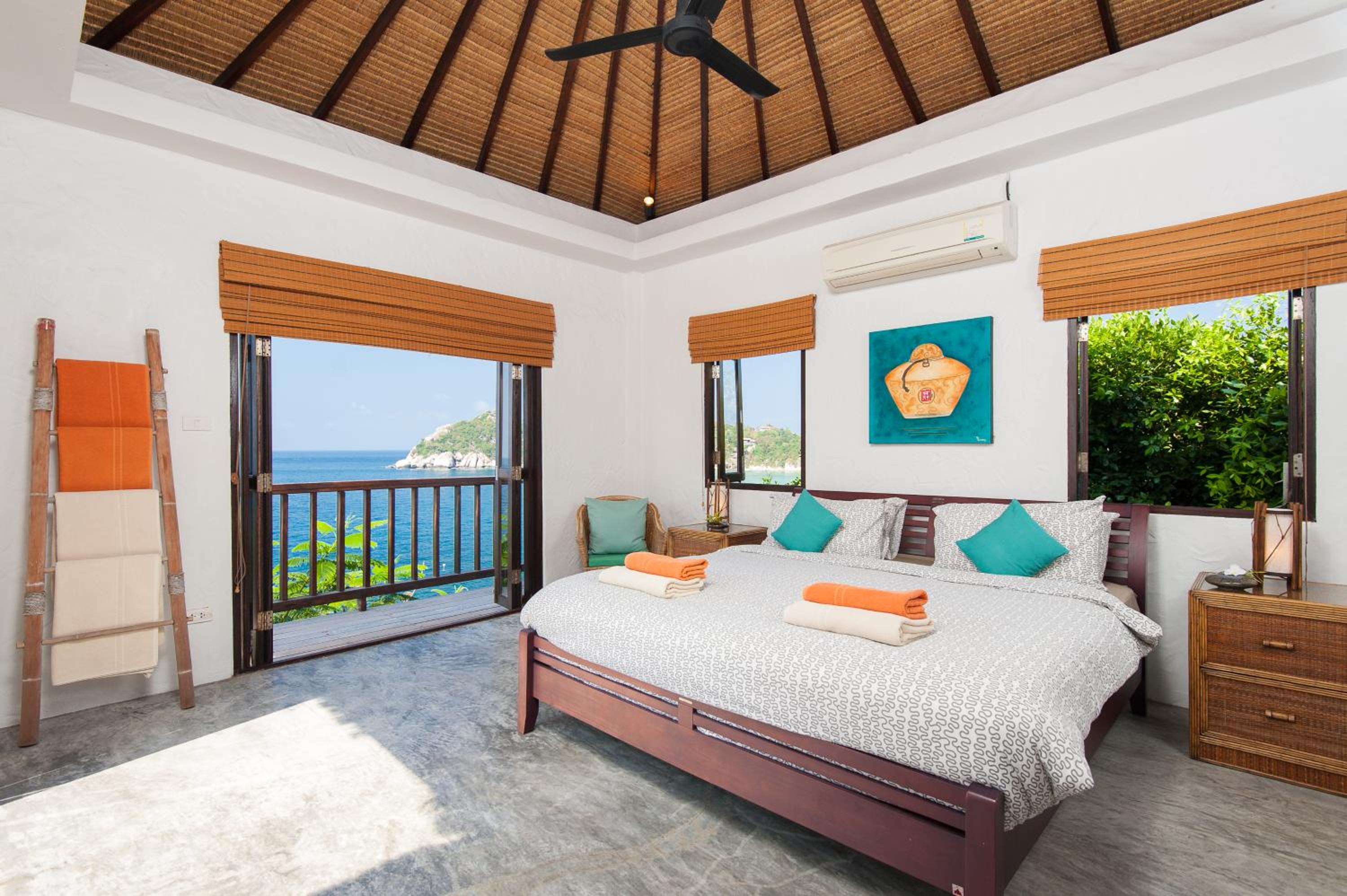 C5 Five-Bedroom Pool Villa - Beach Front