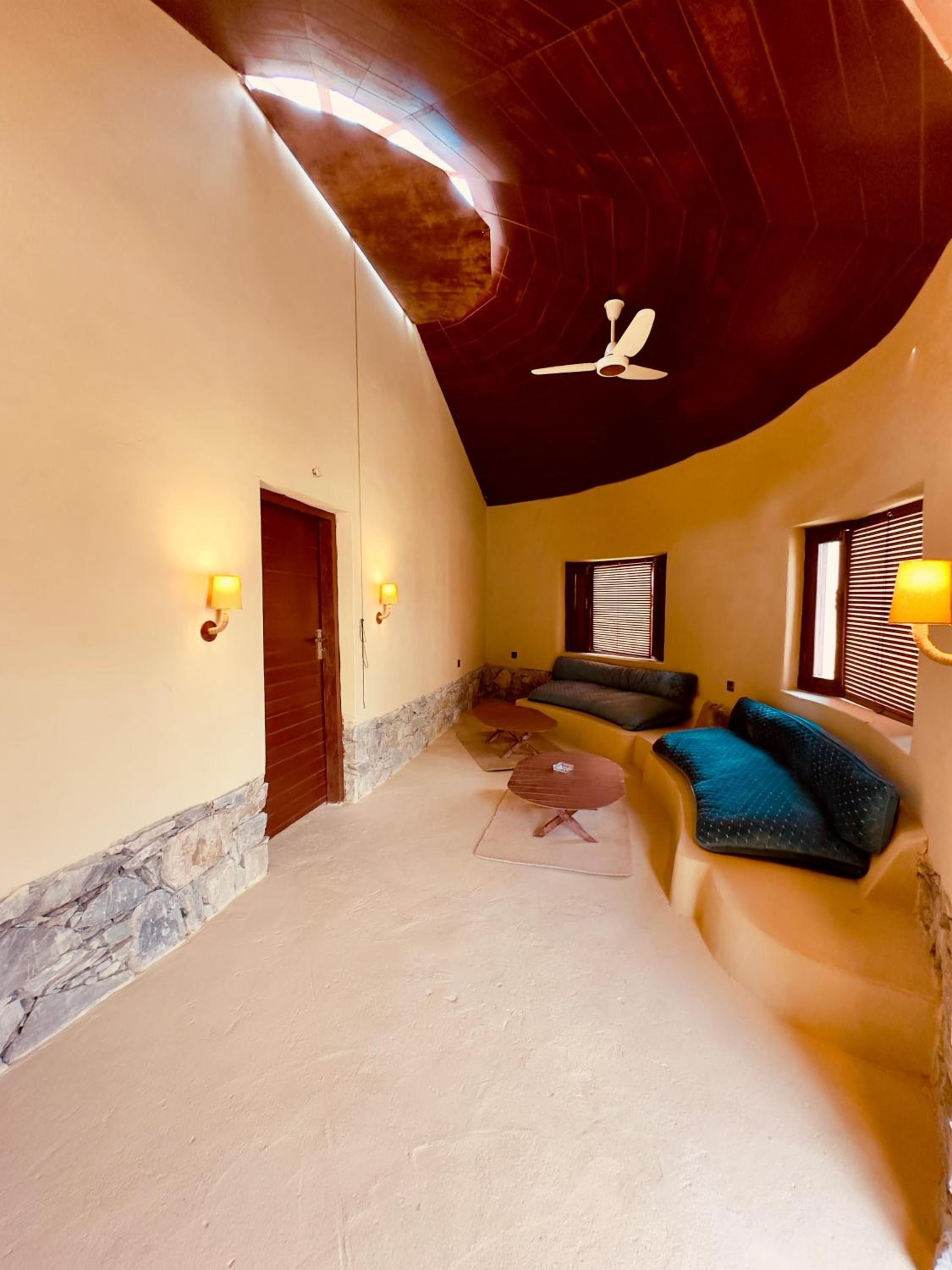 Deluxe King Suite photo 2