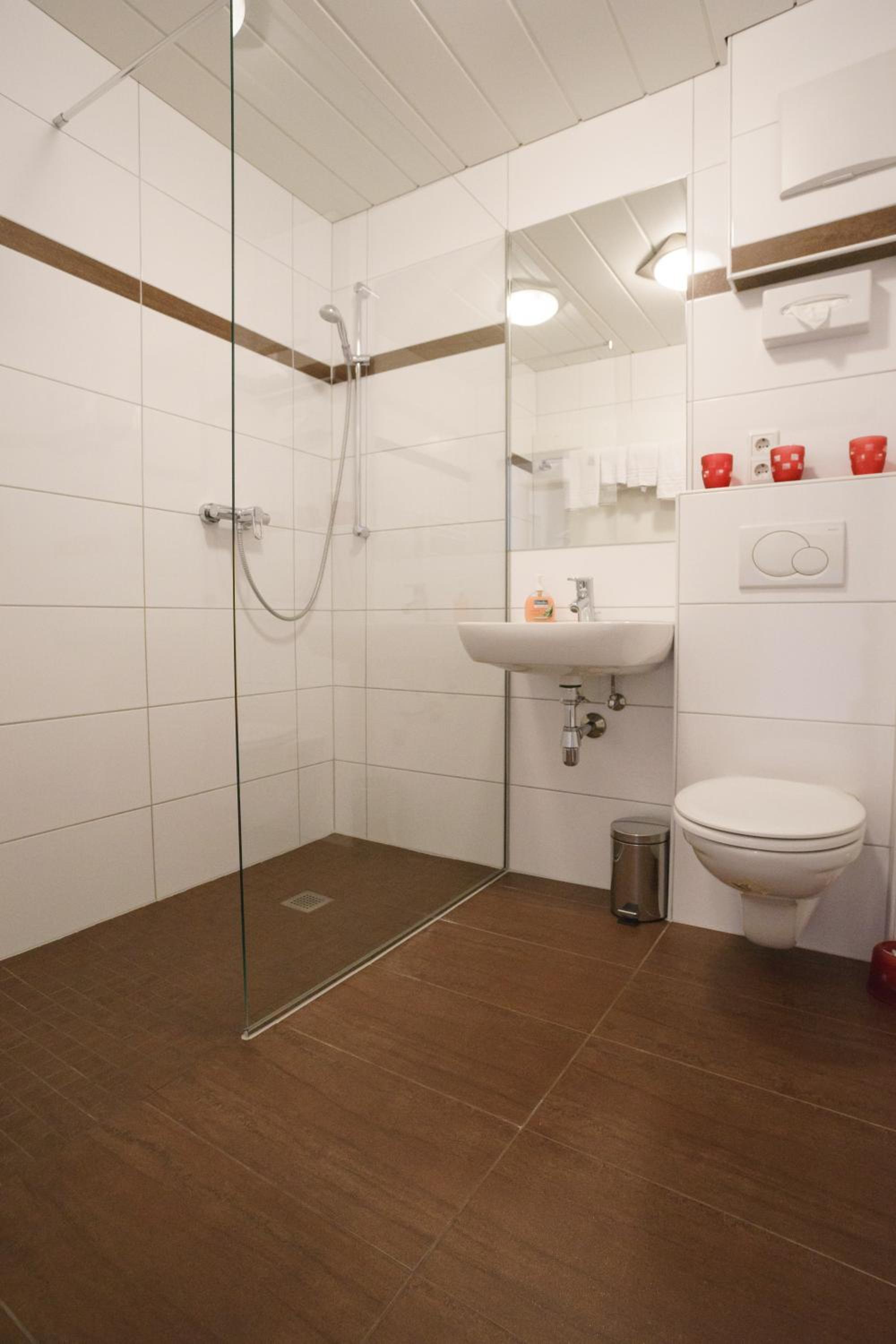 Quadruple Room - Photo 5