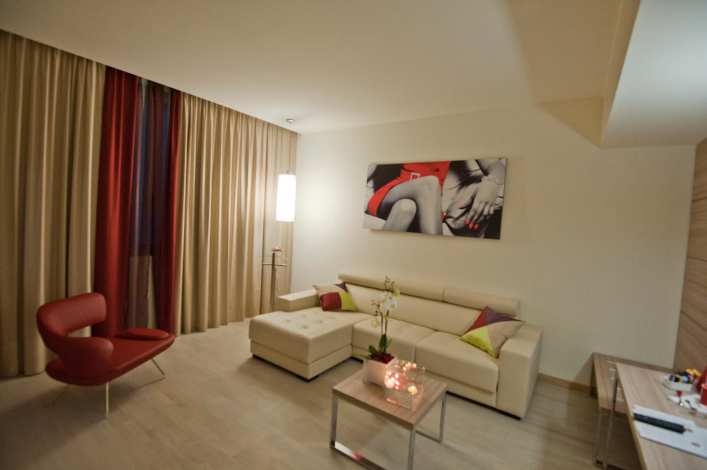 Suite - Photo 6