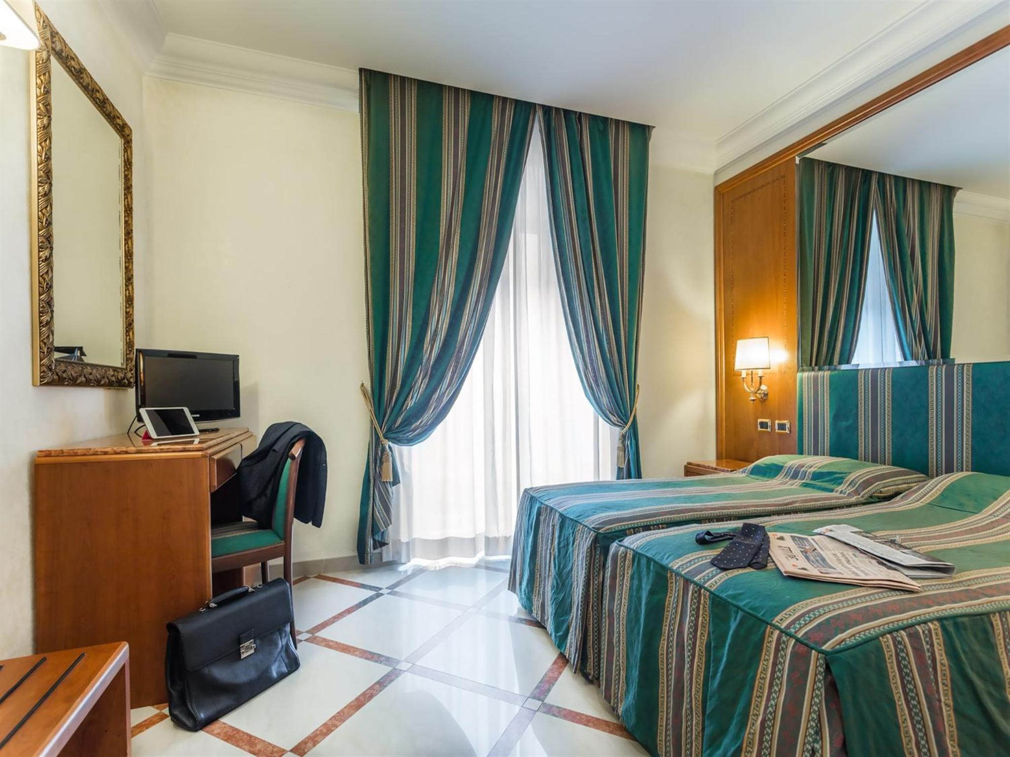 Standard Double or Twin Room photo 2