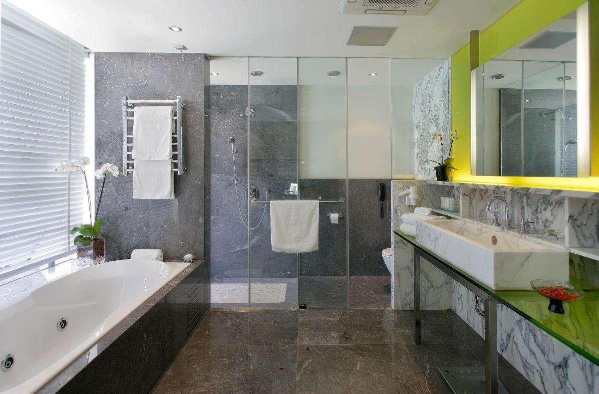 Executive Suite - Photo 11