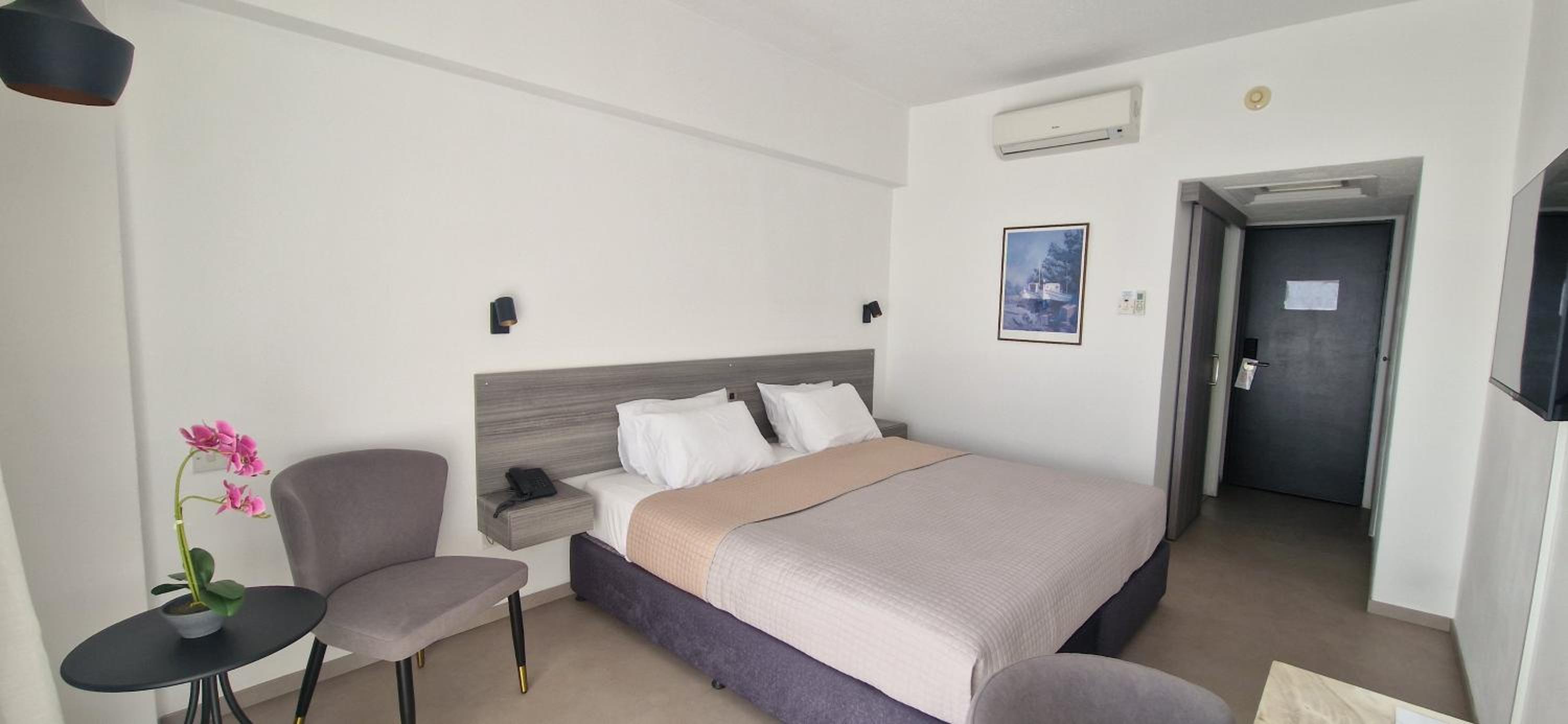 Single Room with Pool View photo 2