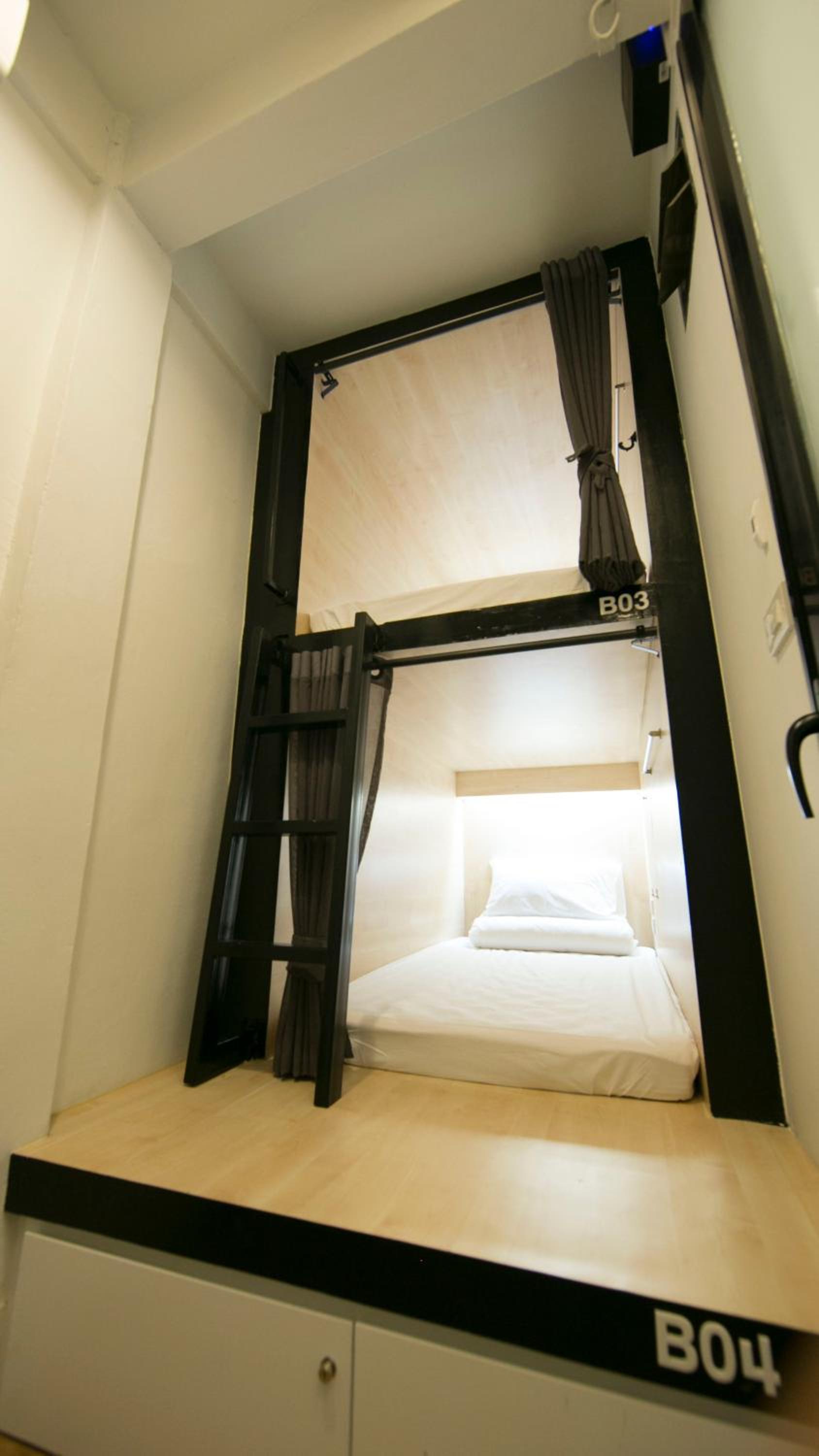 Bed in 4-Bed Female Dormitory Room with Shared Bathroom photo 1